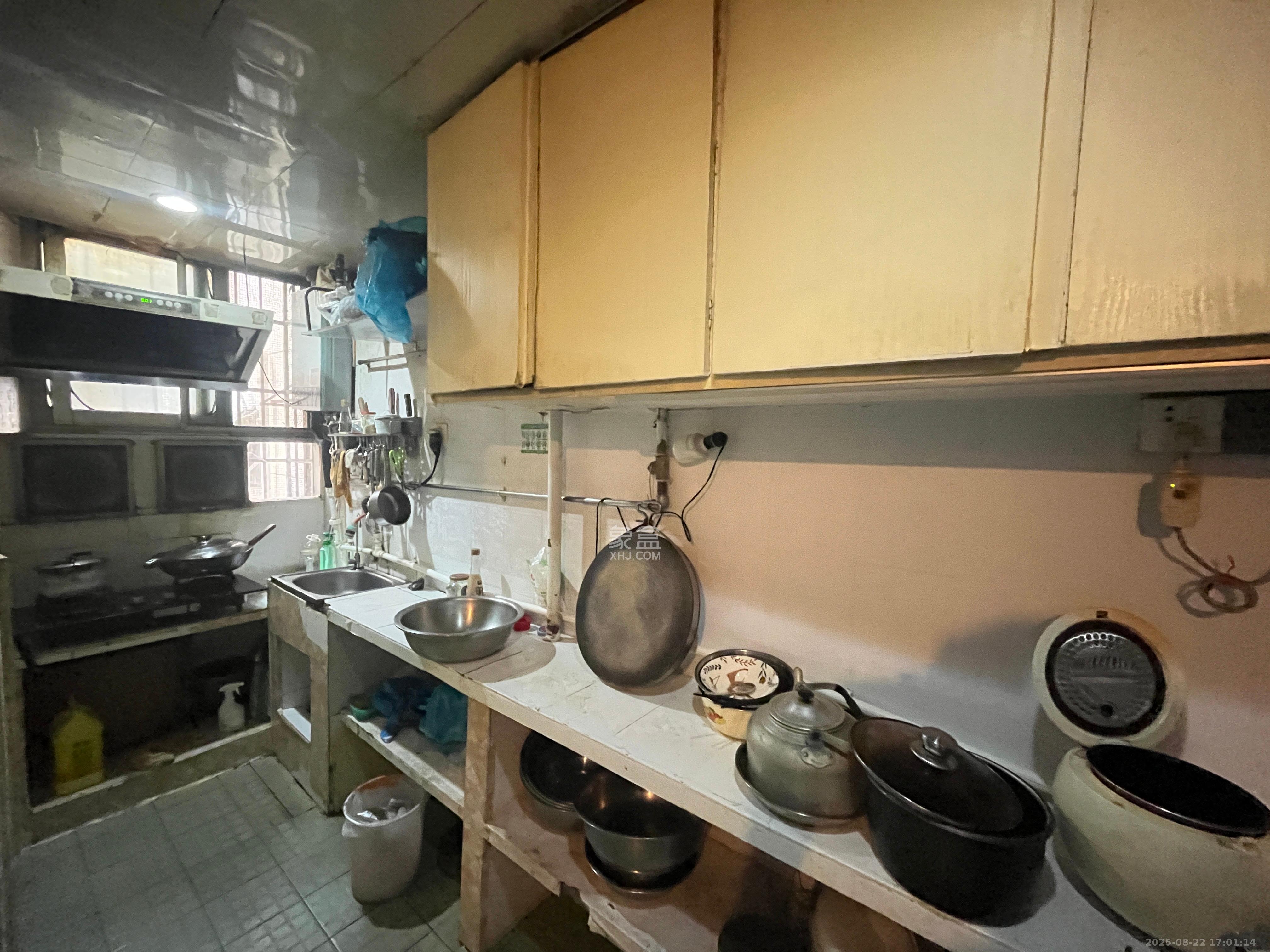 省建委宿舍  3室1厅2卫   2000.00元/月室内图