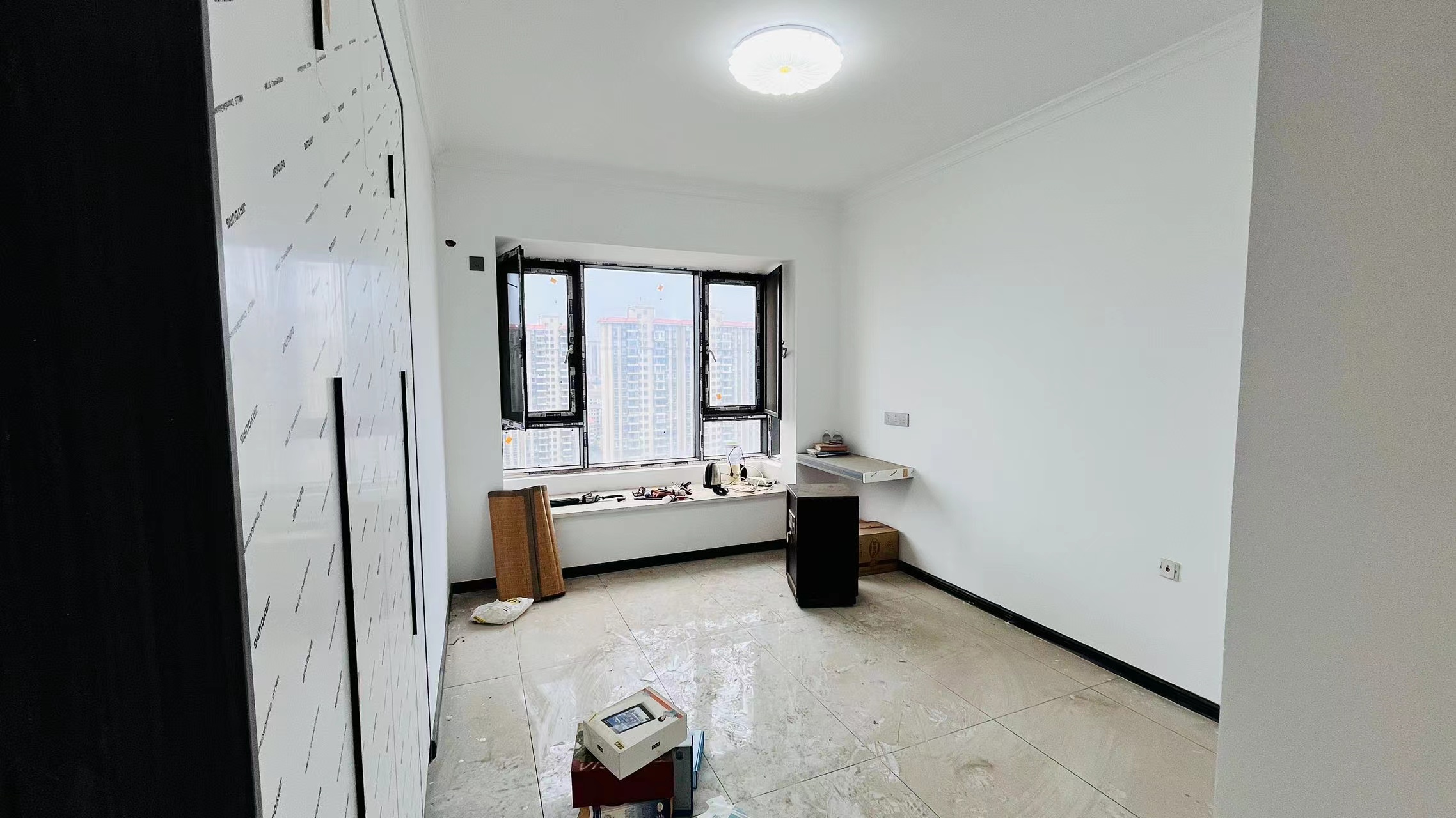 保利香槟国际 3室2厅2卫 62.8万 保利香槟国际 3室2厅2卫 62.8万客厅