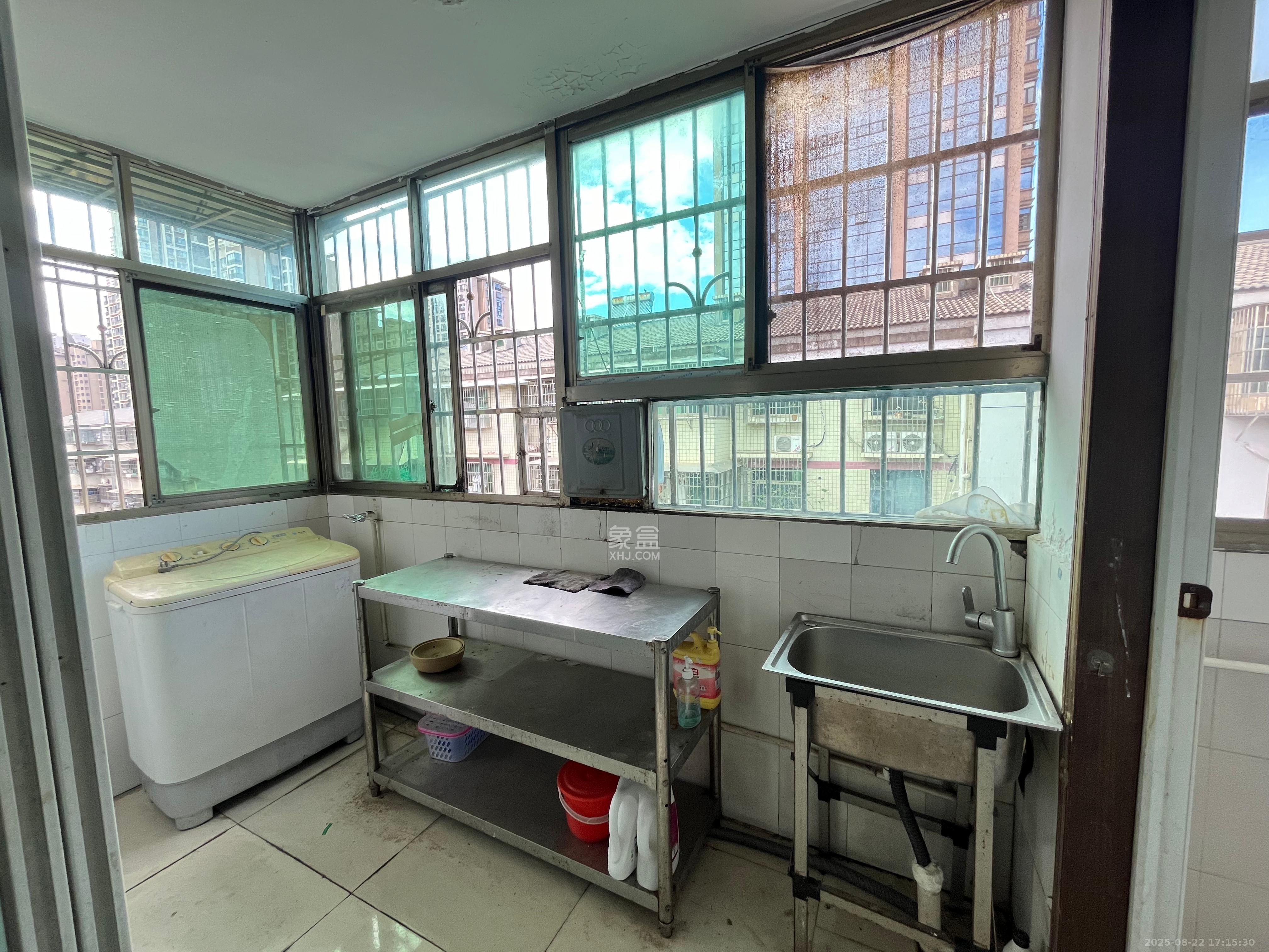 裕民小区 1室1厅1卫 1100.0元/月 裕民小区 1室1厅1卫 1100.0元/月室内图