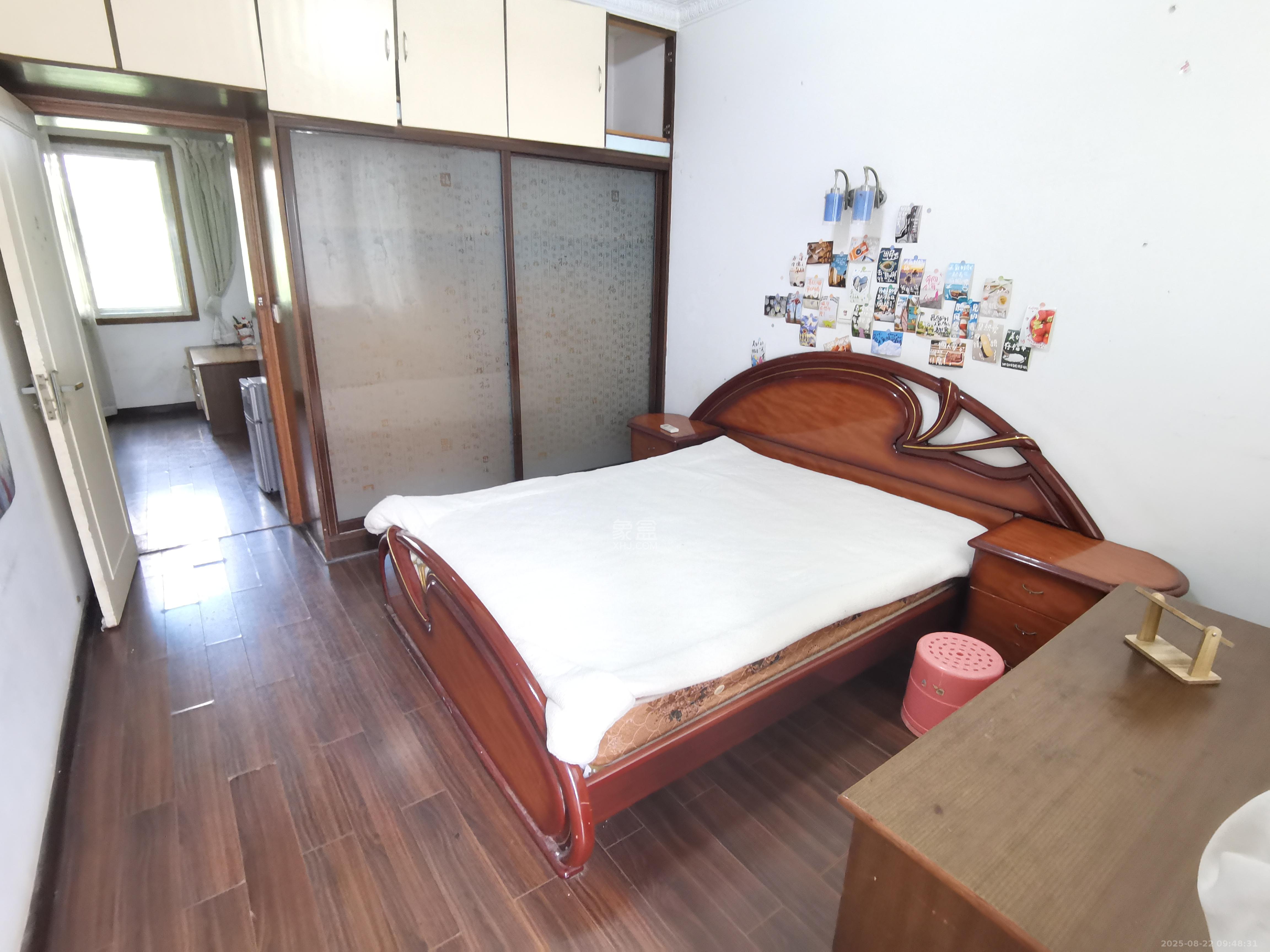 牛婆塘社区  1室1厅1卫    1100.0元/月室内图