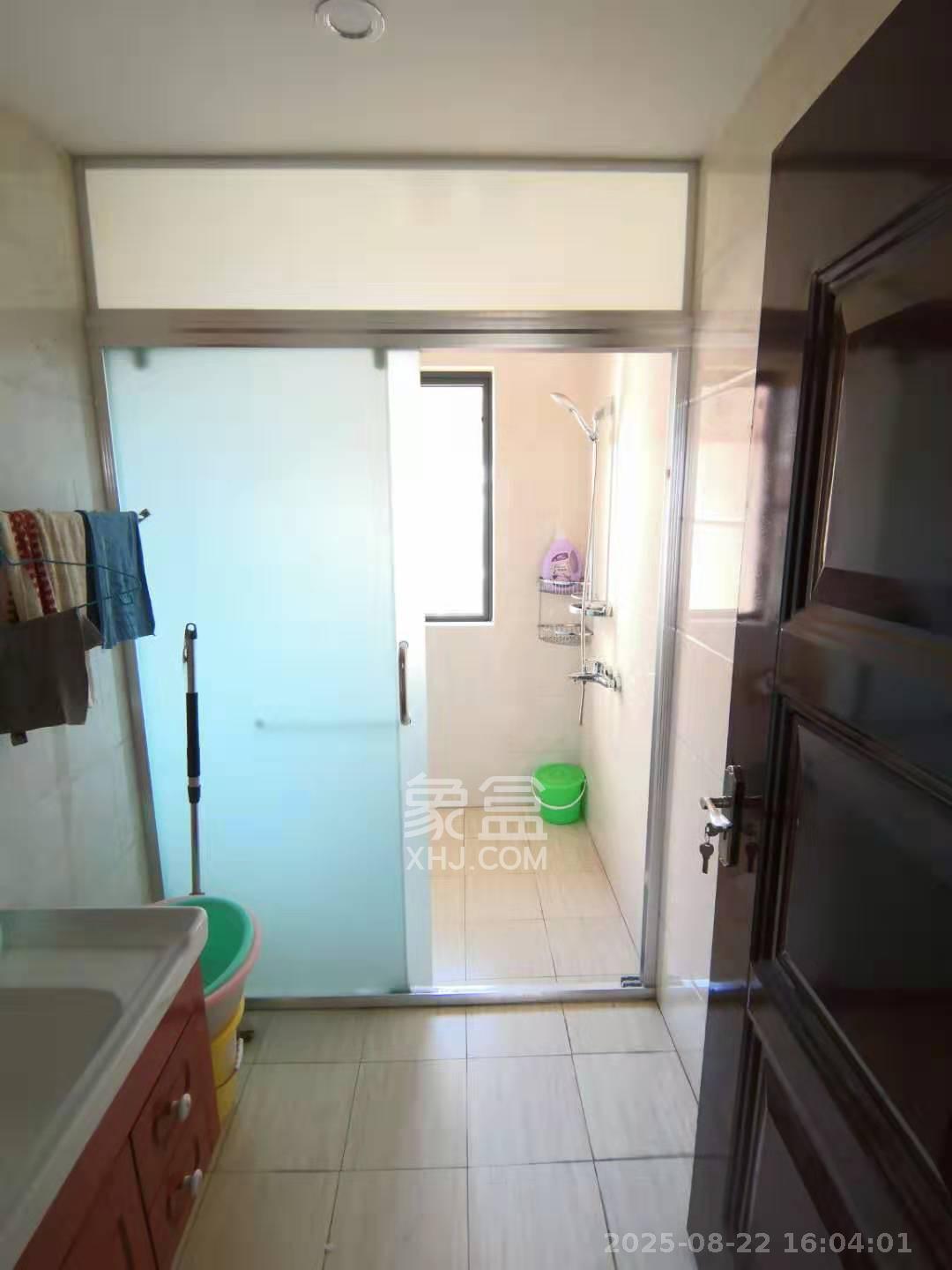 中建芙蓉嘉苑  4室2厅2卫    2600.0元/月室内图