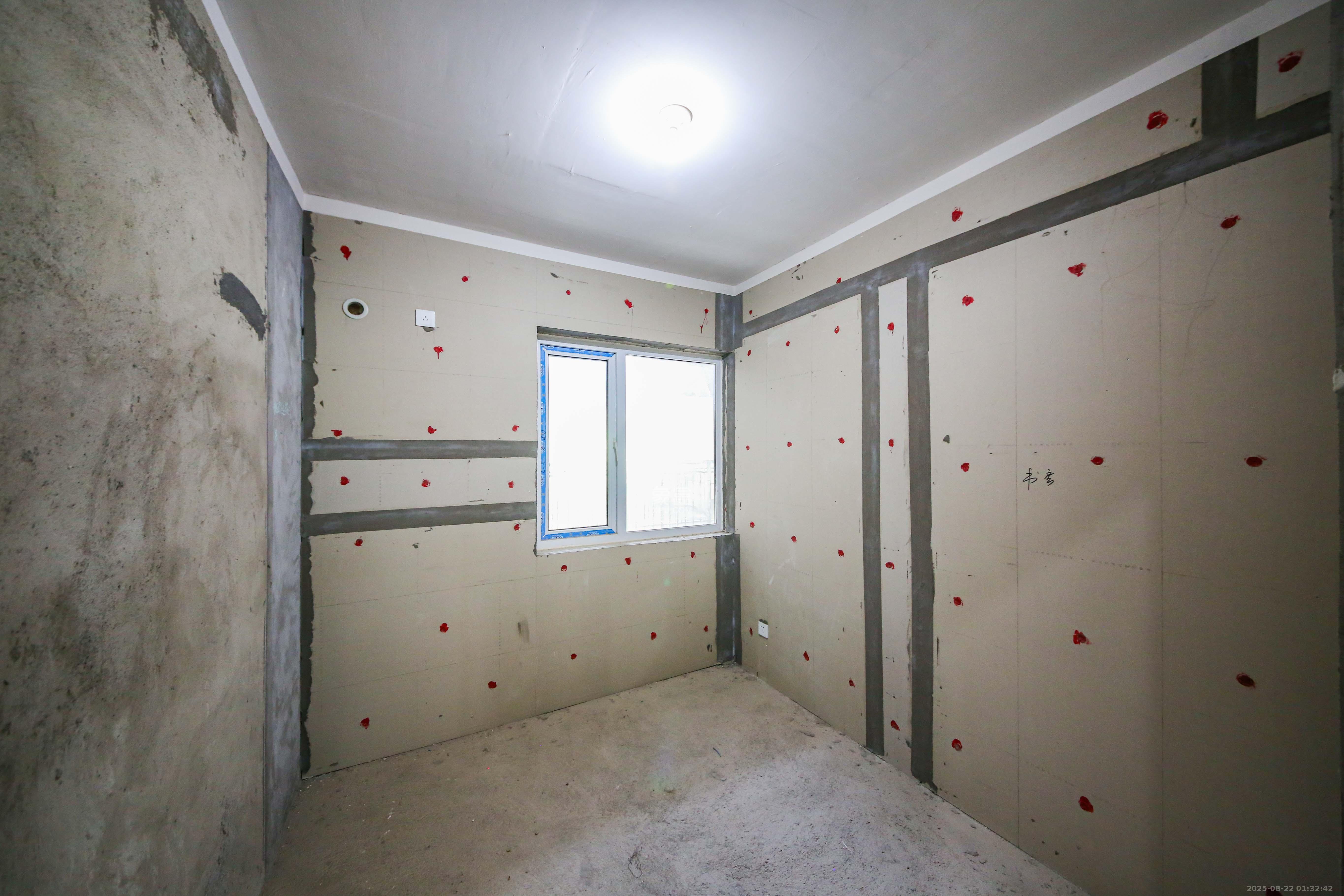 克拉美丽山庄(晟领国际)  3室2厅2卫    95.0万 克拉美丽山庄(晟领国际)  3室2厅2卫    95.0万卧室