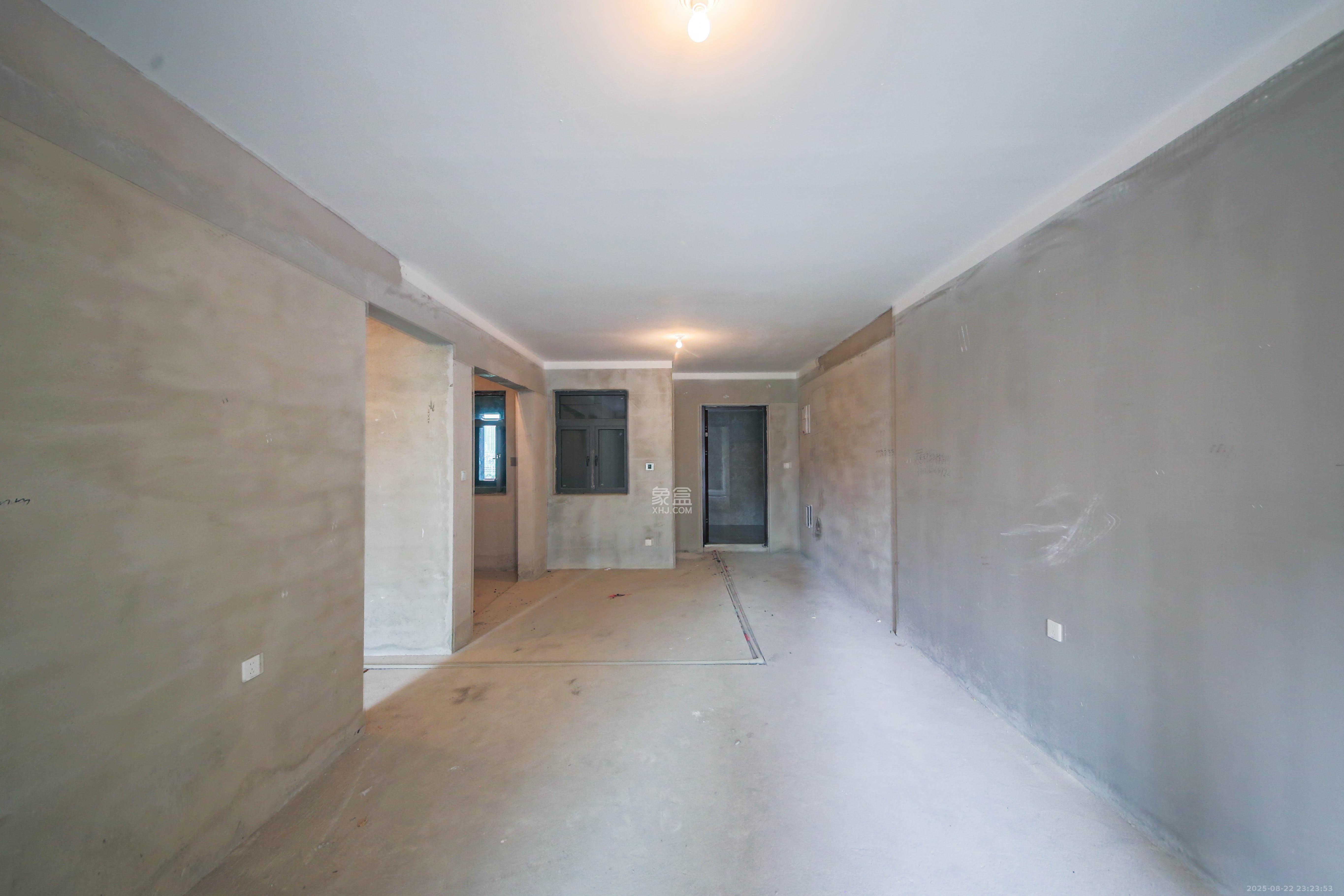 中建钰和城  4室2厅2卫   180.00万