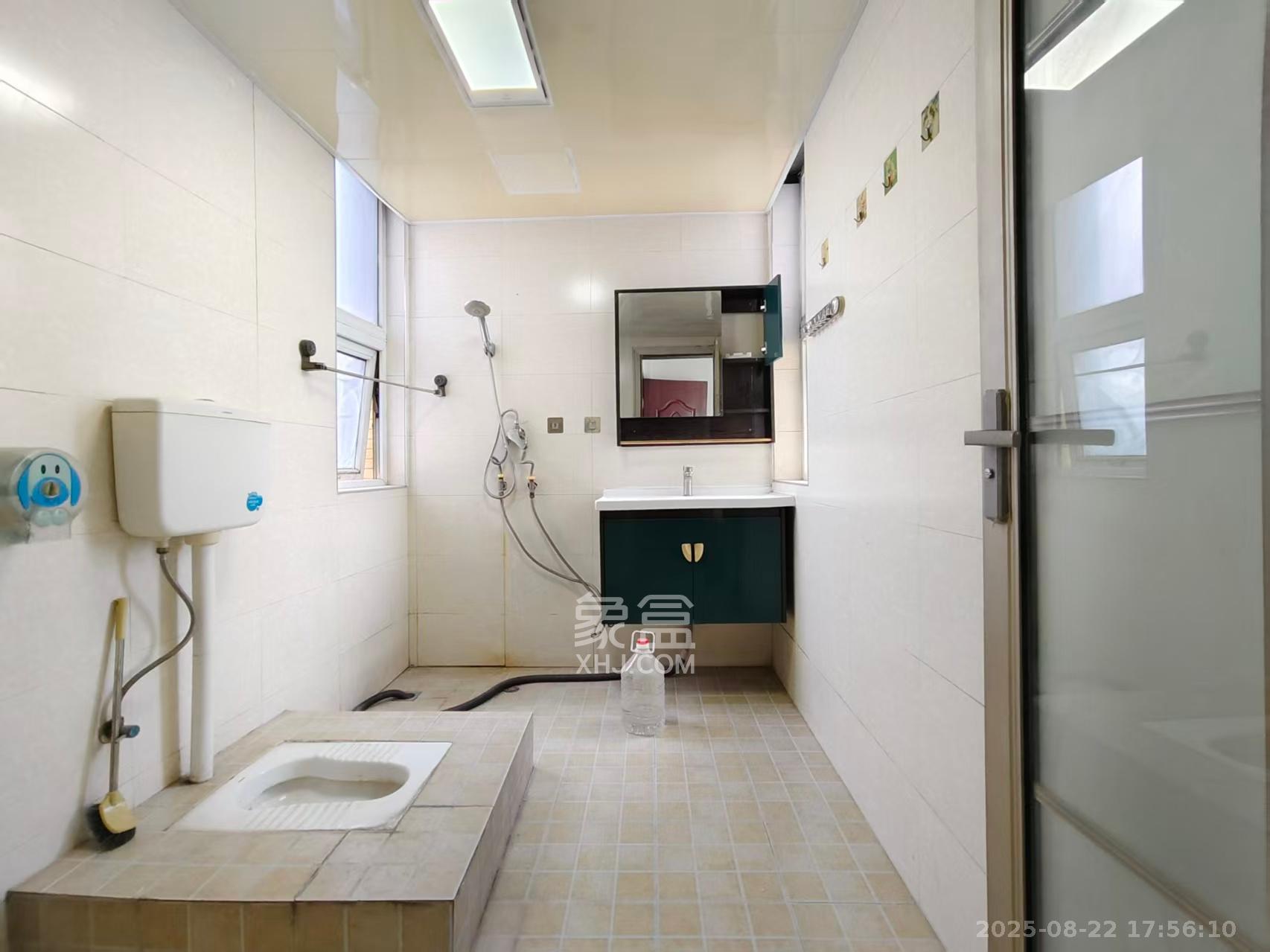 银港水晶城  3室2厅2卫    2900.0元/月室内图