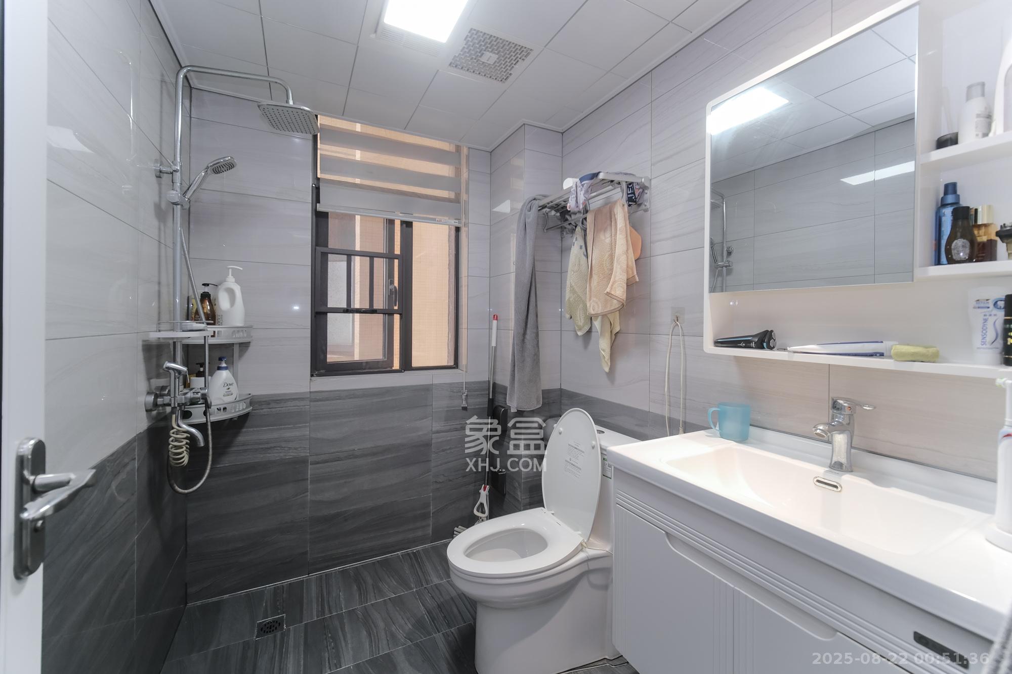 星雅美辰  3室2厅2卫    115.0万卫生间