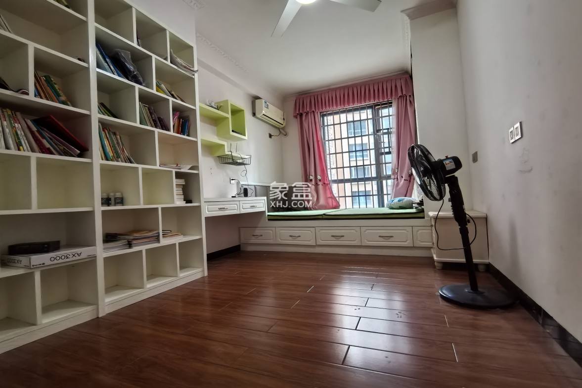 金益紫檀  4室2厅2卫    2300.0元/月 金益紫檀  4室2厅2卫    2300.0元/月室内图