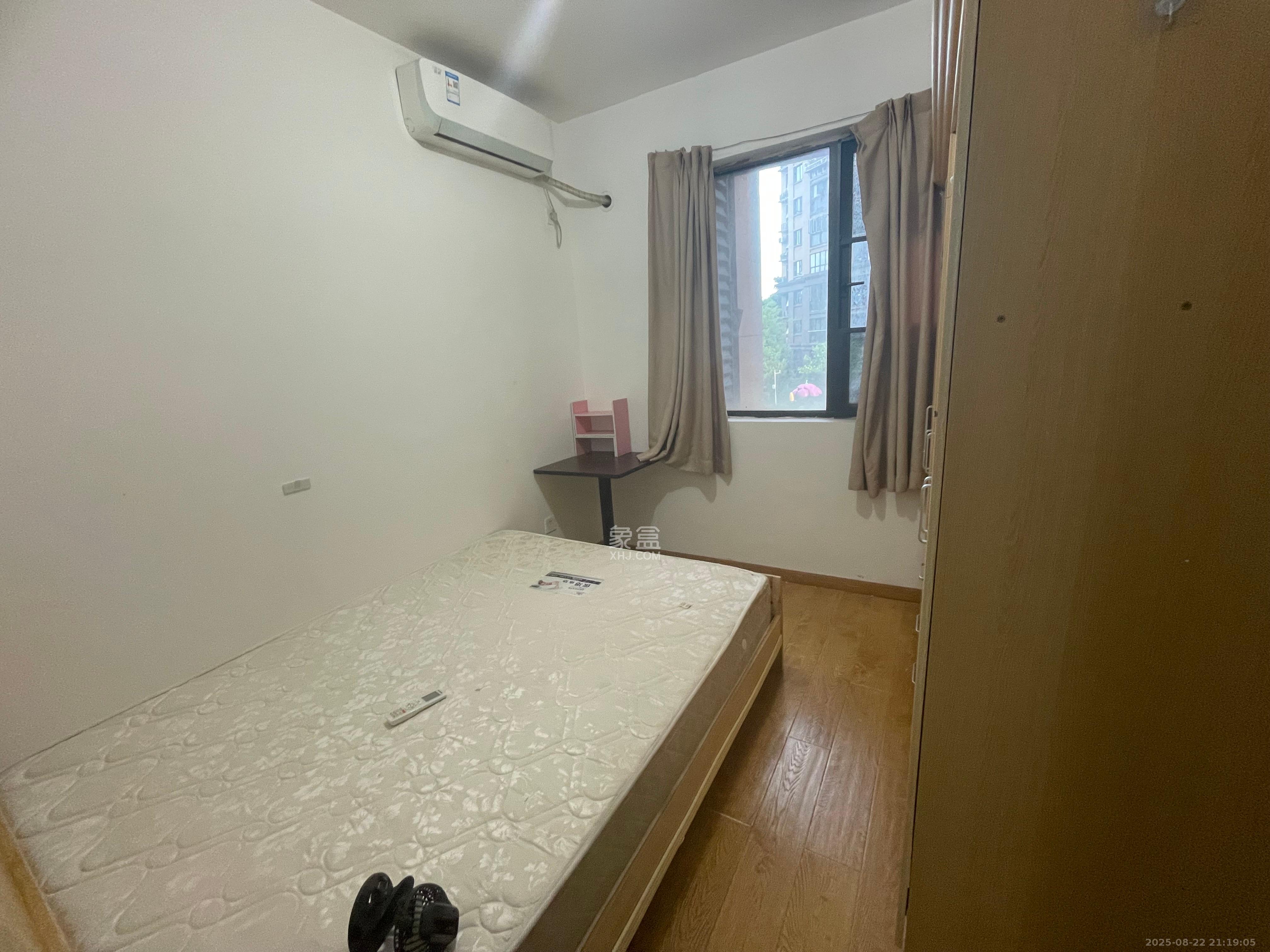 塞纳公馆  3室1厅1卫   2000.00元/月室内图