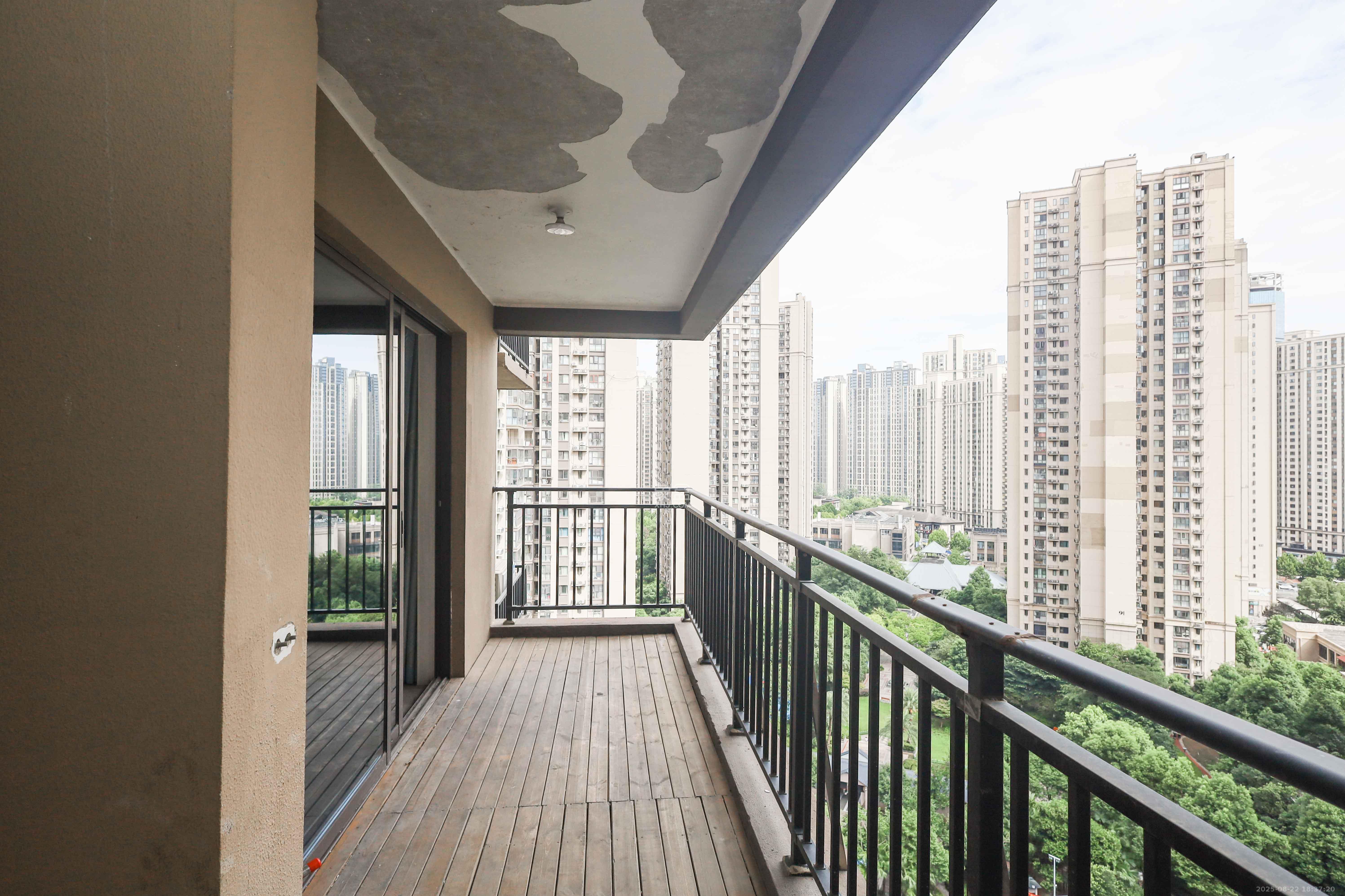 梅溪湖合能璞丽  4室2厅1卫    151.0万 梅溪湖合能璞丽  4室2厅1卫    151.0万阳台