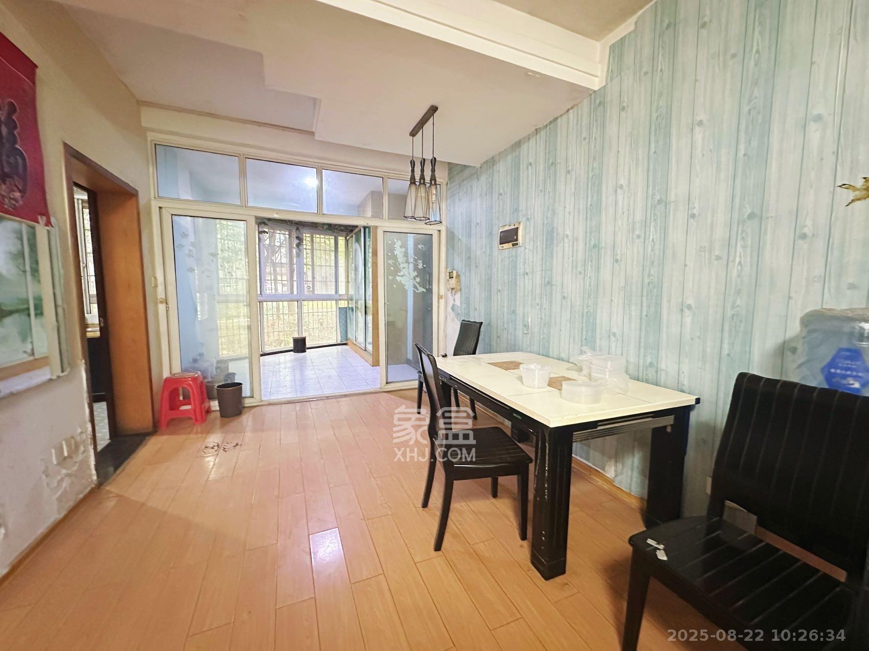 幸福洋房  4室2厅2卫    2200.0元/月 幸福洋房  4室2厅2卫    2200.0元/月室内图