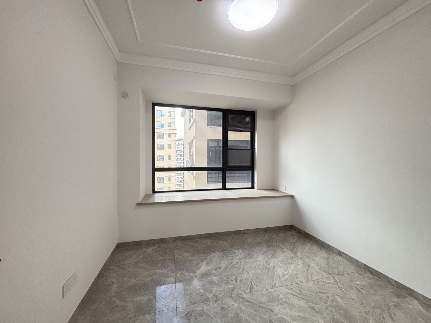 华府蓝湾 4室2厅2卫 230.0万 华府蓝湾 4室2厅2卫 230.0万室内图