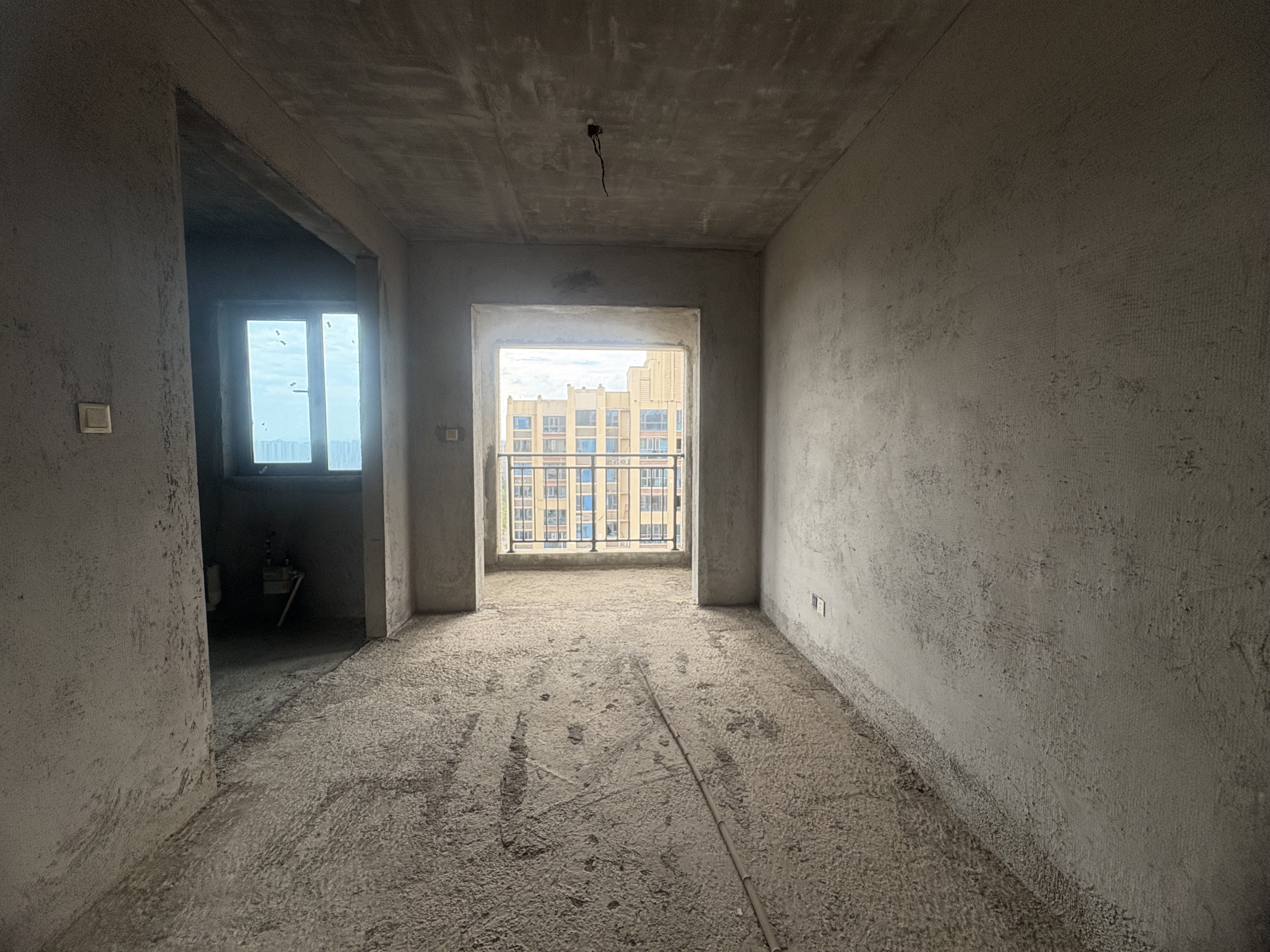 悦江山 4室2厅2卫 85.8万 悦江山 4室2厅2卫 85.8万客厅