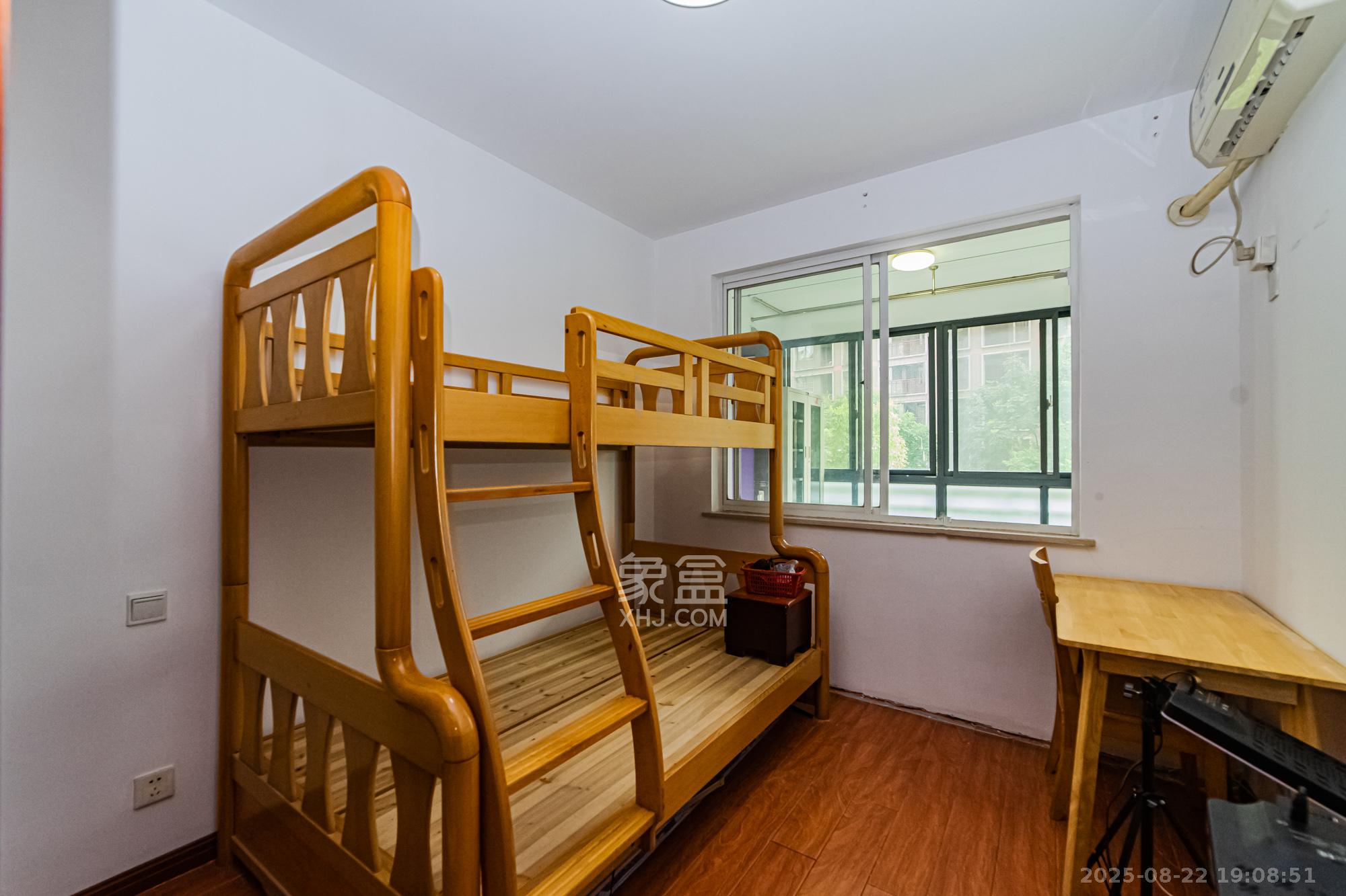 万国城(当代满庭春MOMA)一期 1室2厅2卫 98.0万 万国城(当代满庭春MOMA)一期 1室2厅2卫 98.0万卧室