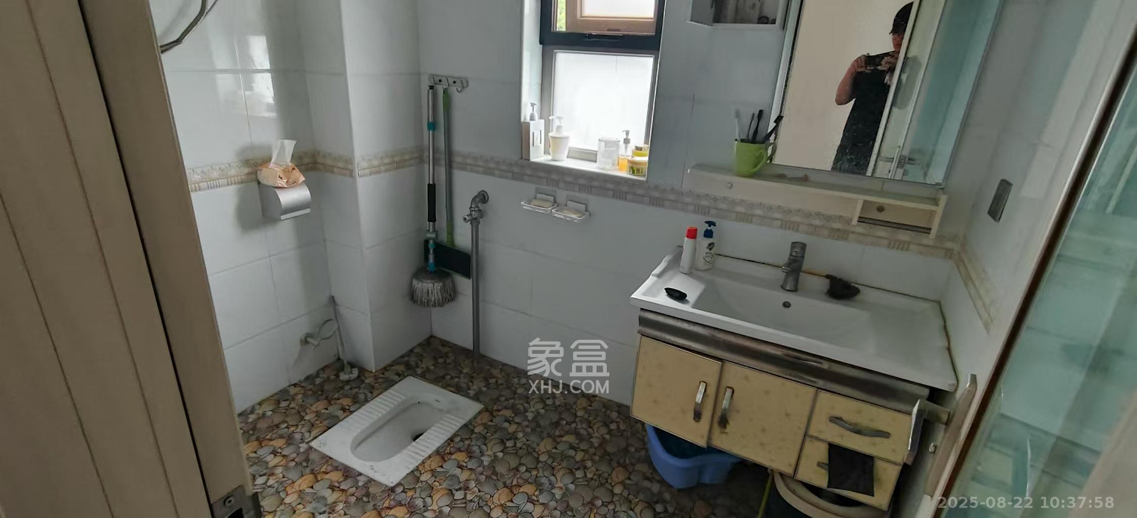 怡海星城 3室2厅2卫 2200.0元/月 怡海星城 3室2厅2卫 2200.0元/月室内图