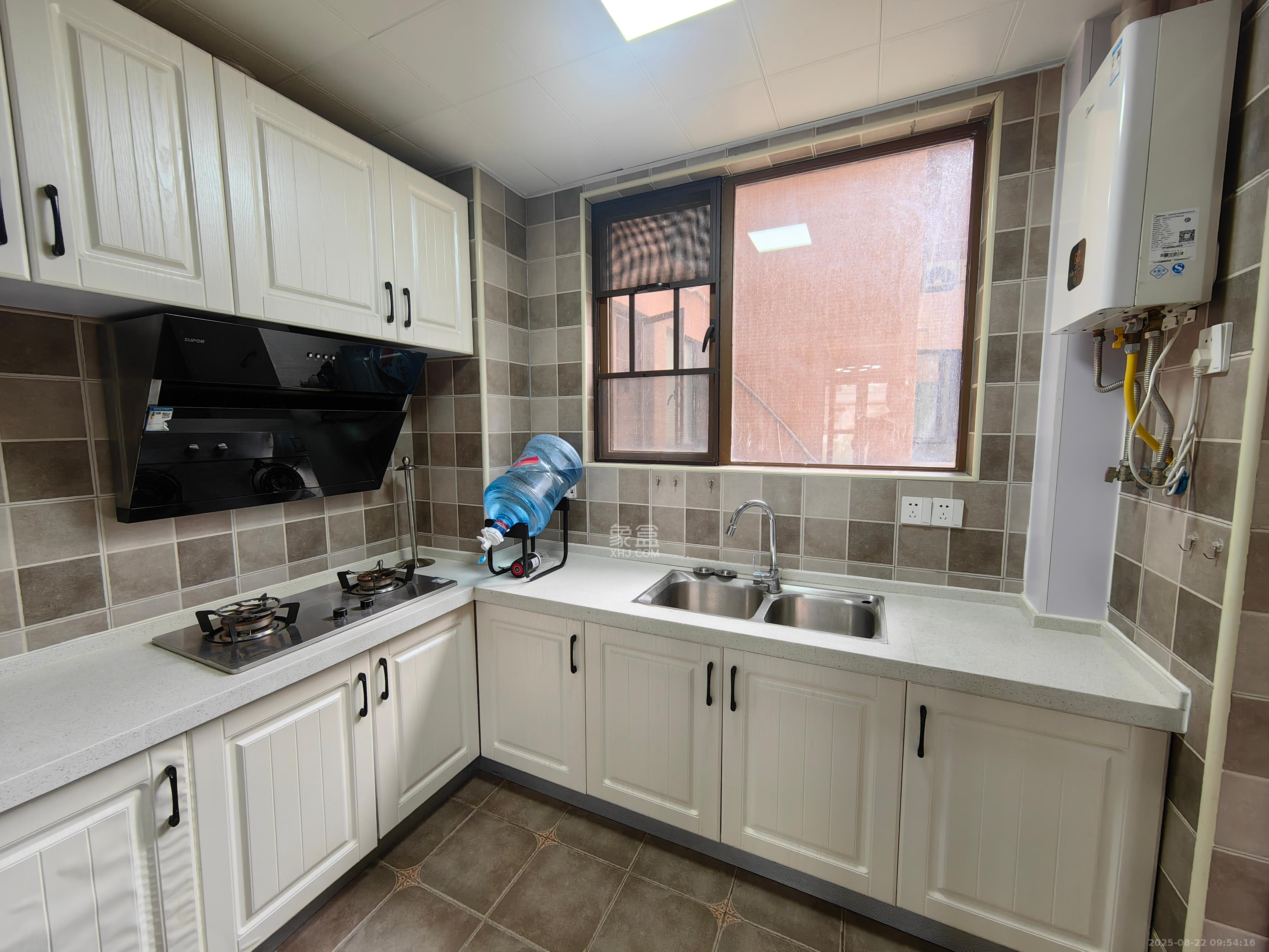 第六都(陆都小区) 4室2厅2卫 3500.0元/月 第六都(陆都小区) 4室2厅2卫 3500.0元/月室内图