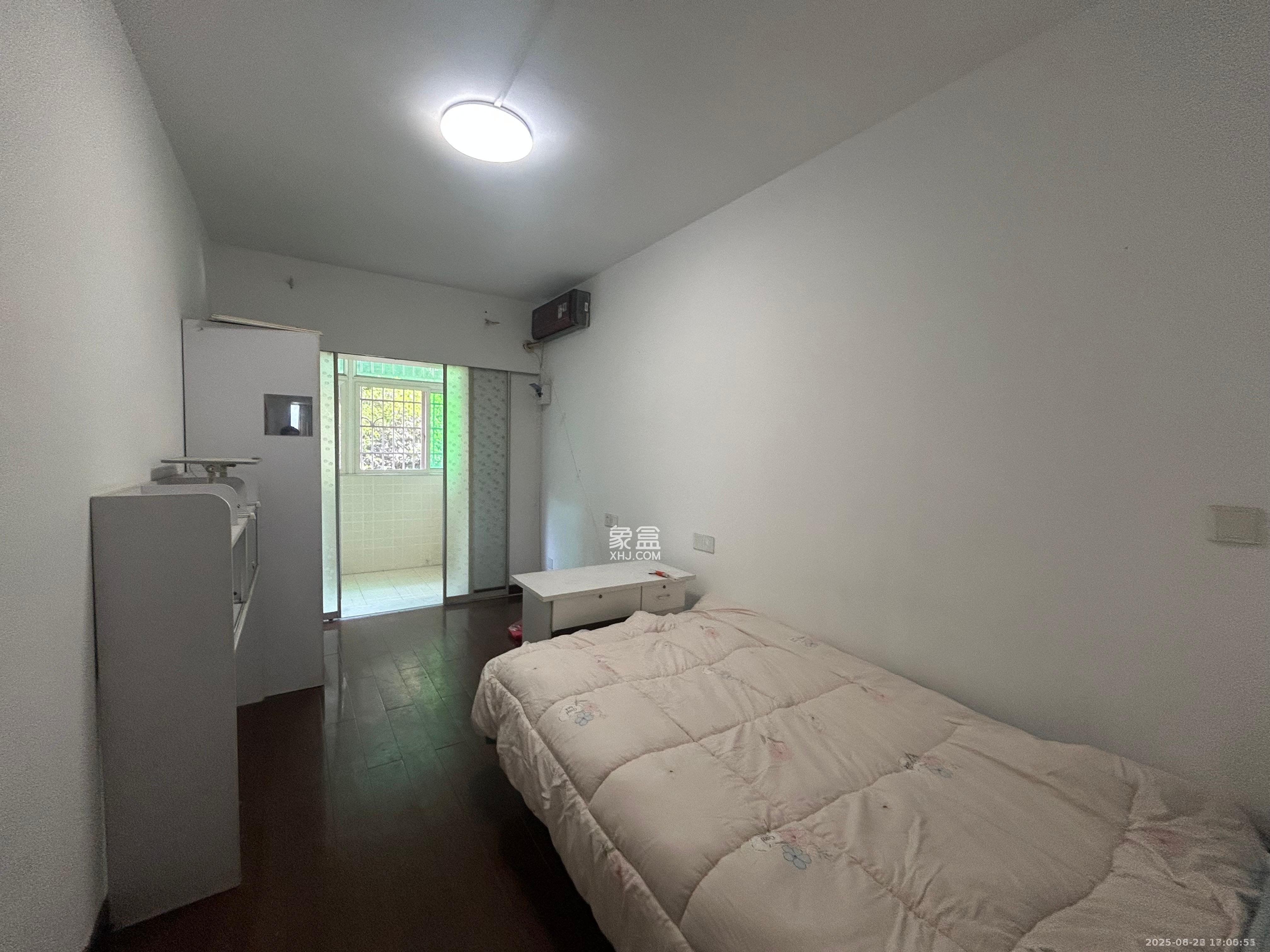 外运宿舍 3室2厅1卫 1800.0元/月 外运宿舍 3室2厅1卫 1800.0元/月室内图
