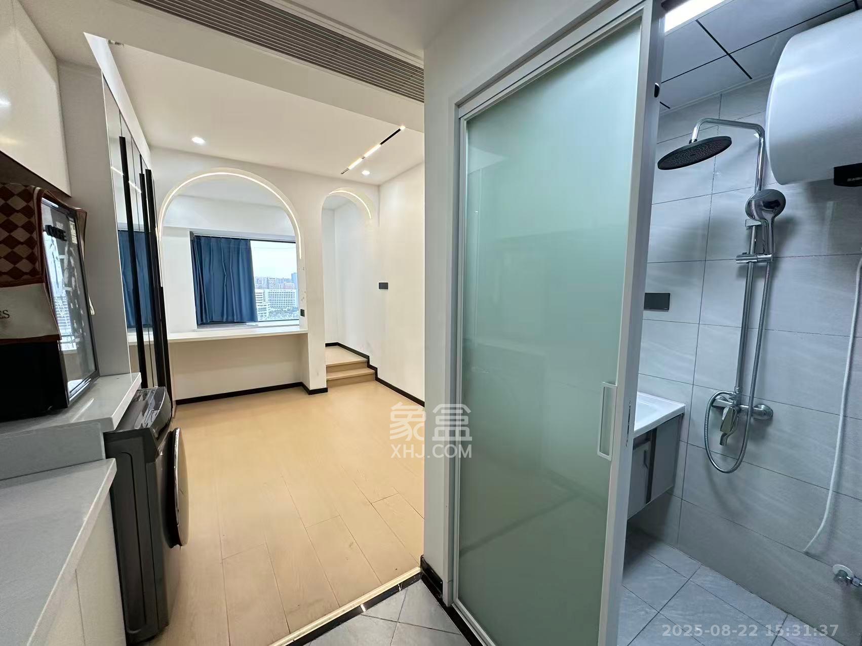 保利中环广场(保利中悦苑) 1室1厅1卫 1700.0元/月 保利中环广场(保利中悦苑) 1室1厅1卫 1700.0元/月室内图