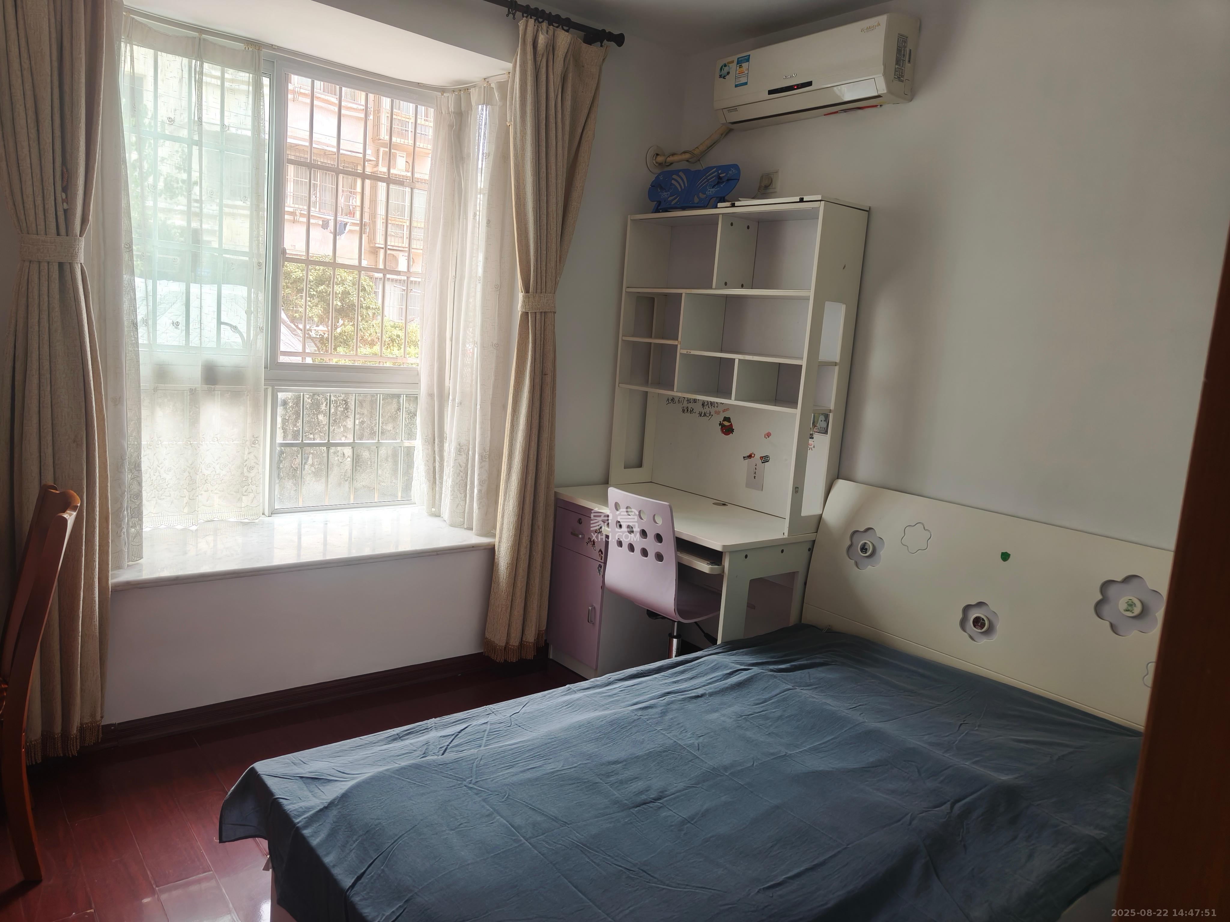 德润园 3室2厅1卫 2400.0元/月 德润园 3室2厅1卫 2400.0元/月室内图