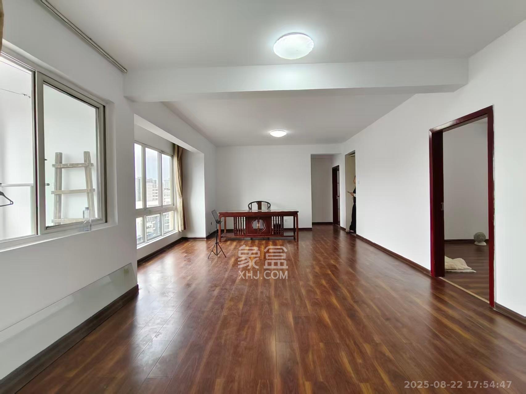 银港水晶城  3室2厅2卫    2900.0元/月 银港水晶城  3室2厅2卫    2900.0元/月