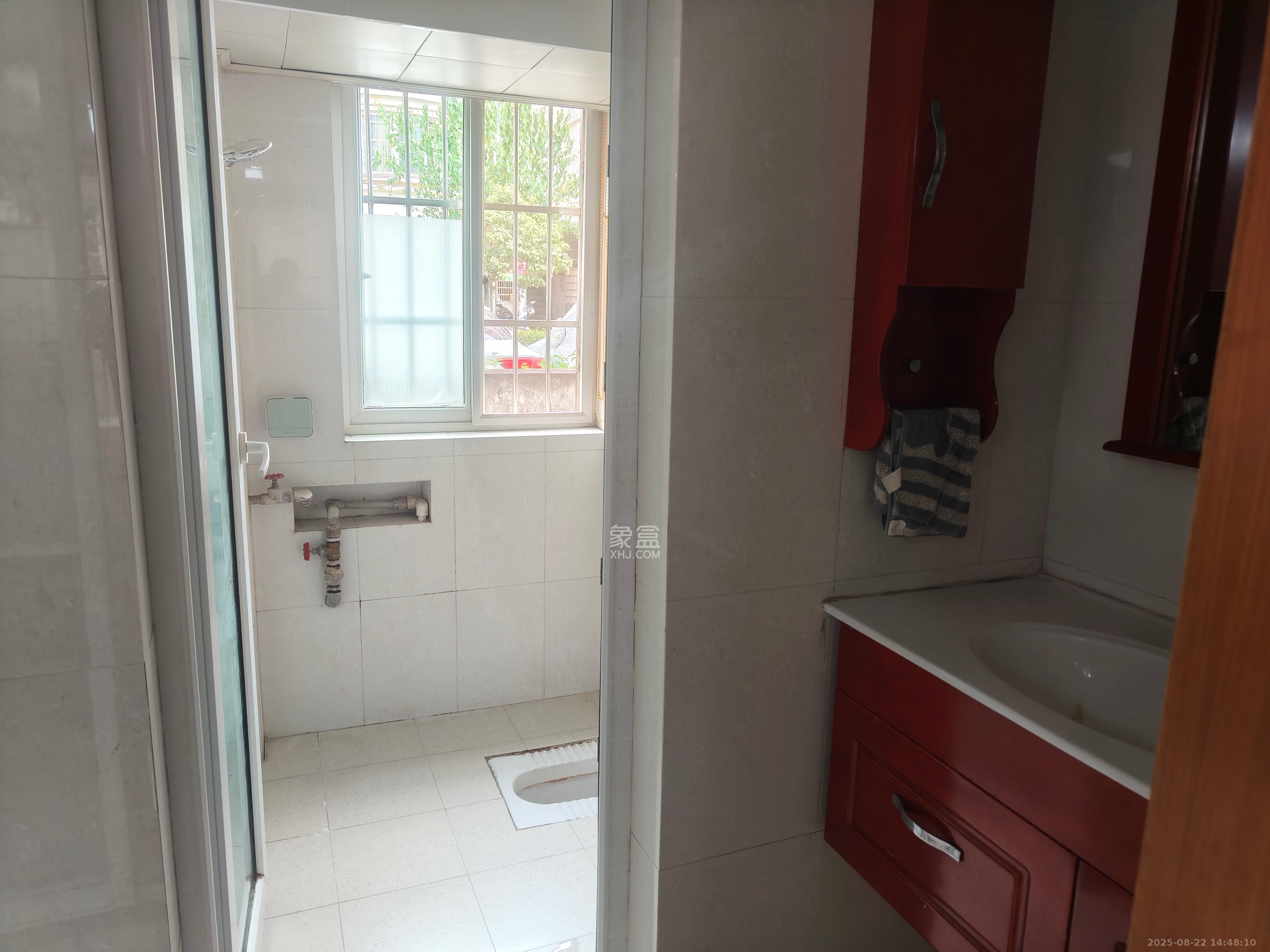 德润园 3室2厅1卫 2400.0元/月 德润园 3室2厅1卫 2400.0元/月室内图