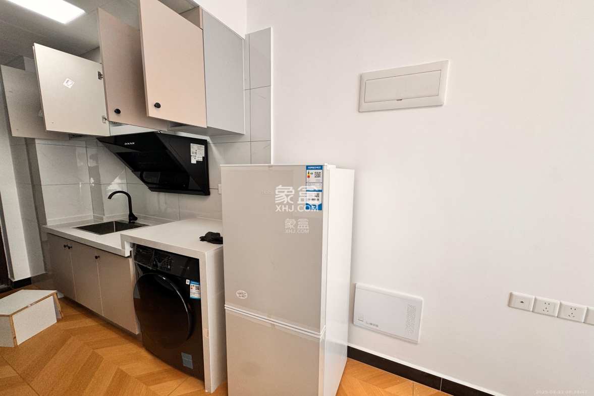 信诚湘江揽月(至善美景大厦) 1室0厅0卫 1300.0元/月 信诚湘江揽月(至善美景大厦) 1室0厅0卫 1300.0元/月室内图