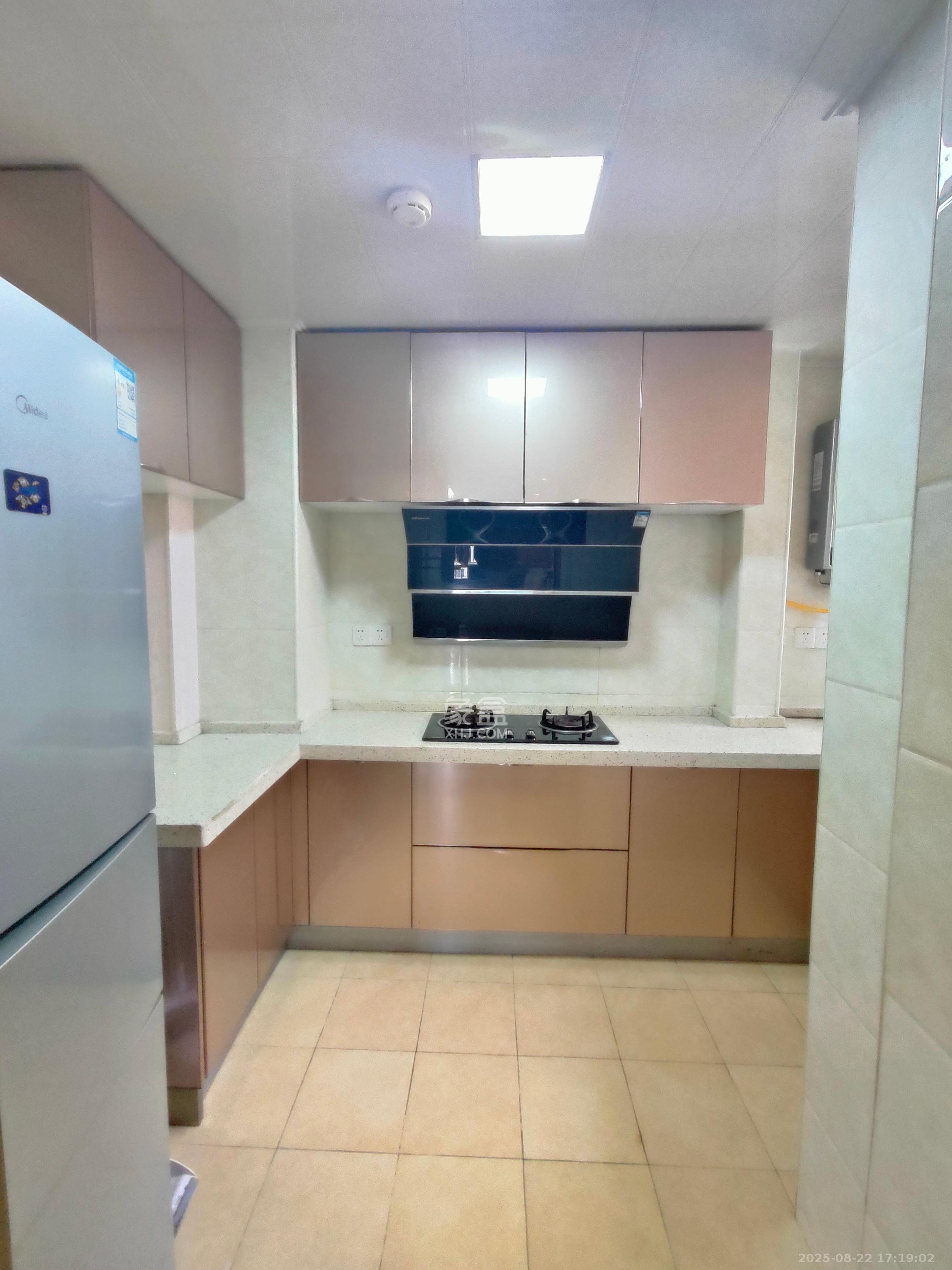 华润置地广场一期 3室1厅1卫 2200.0元/月 华润置地广场一期 3室1厅1卫 2200.0元/月室内图