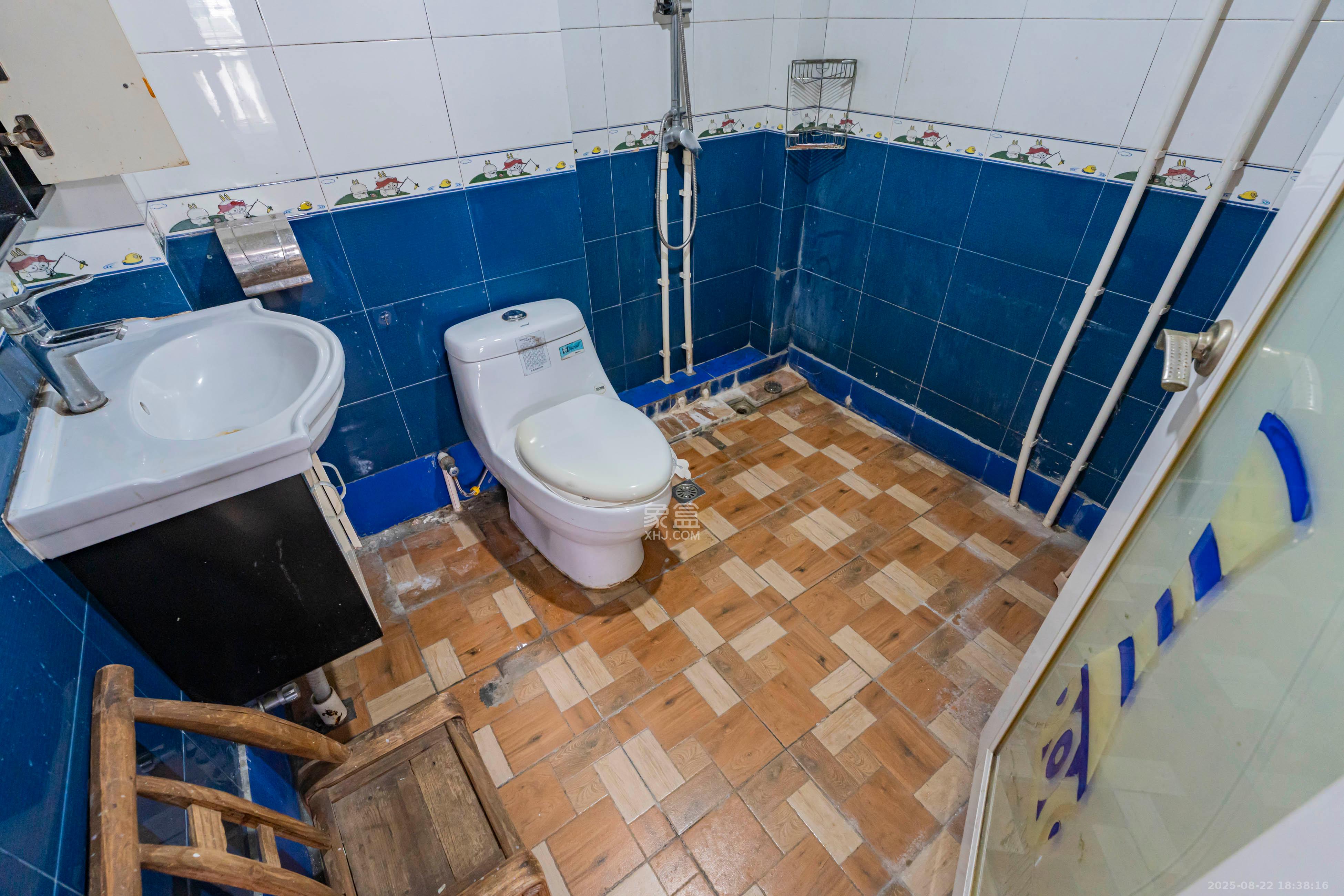 富湘园  3室2厅1卫    125.0万 富湘园  3室2厅1卫    125.0万卫生间