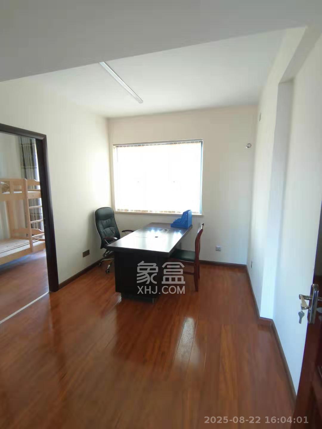 中建芙蓉嘉苑 4室2厅2卫 2600.0元/月 中建芙蓉嘉苑 4室2厅2卫 2600.0元/月室内图