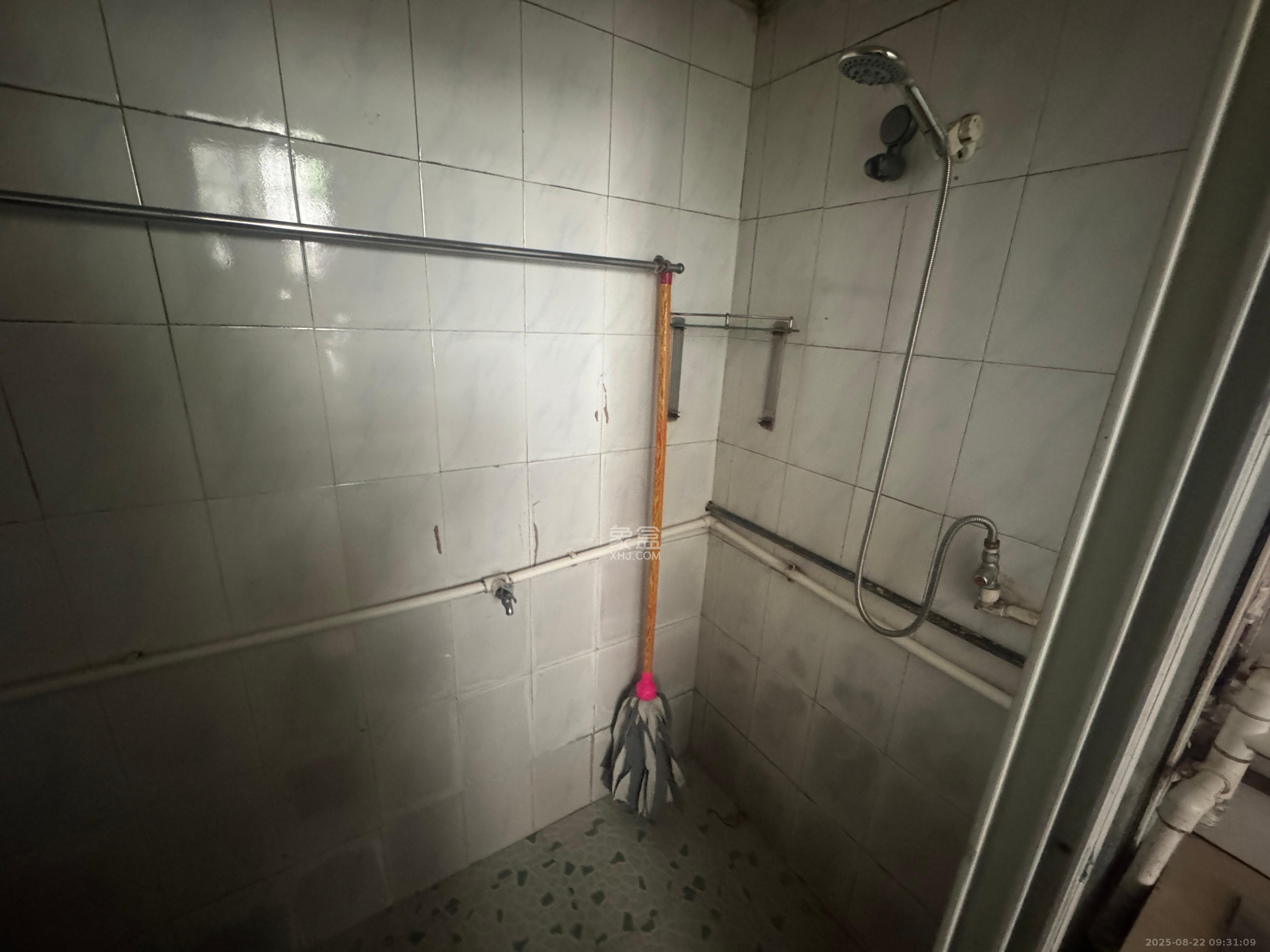 长勘小区  1室1厅1卫    1400.0元/月室内图