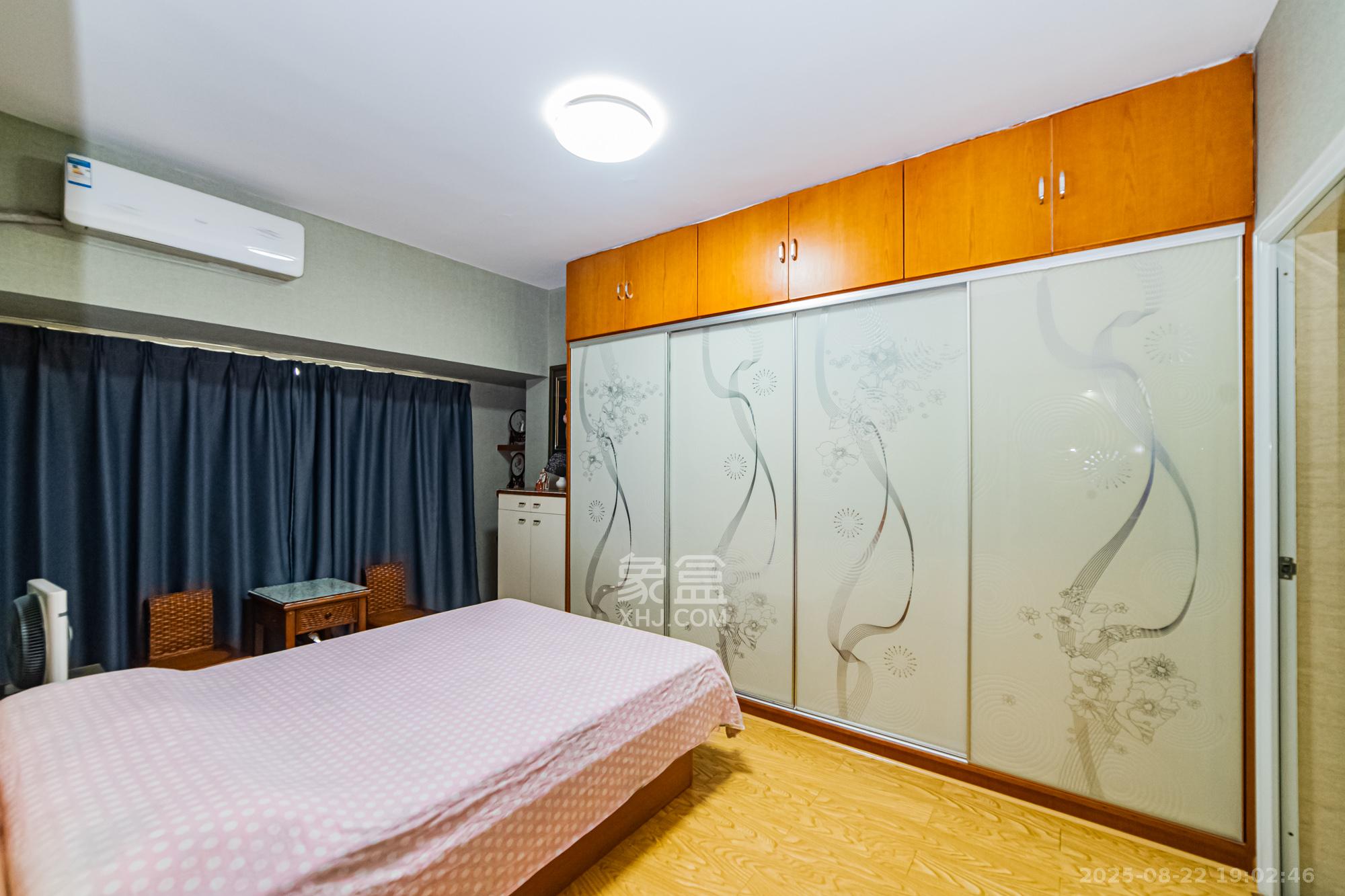 滨江君悦香邸  3室1厅1卫    97.0万卧室