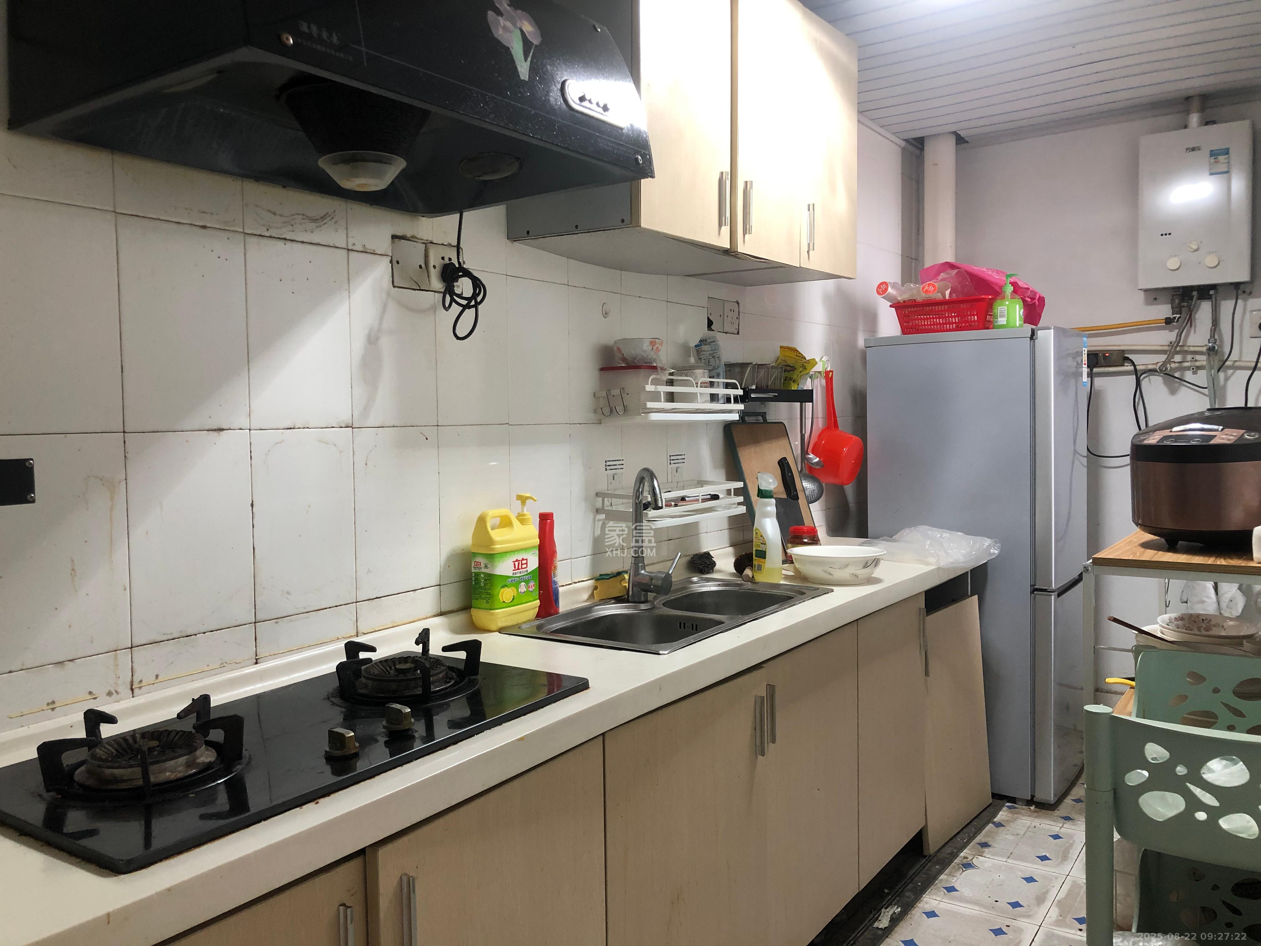 万象新天  2室2厅1卫    2500.0元/月 万象新天  2室2厅1卫    2500.0元/月室内图