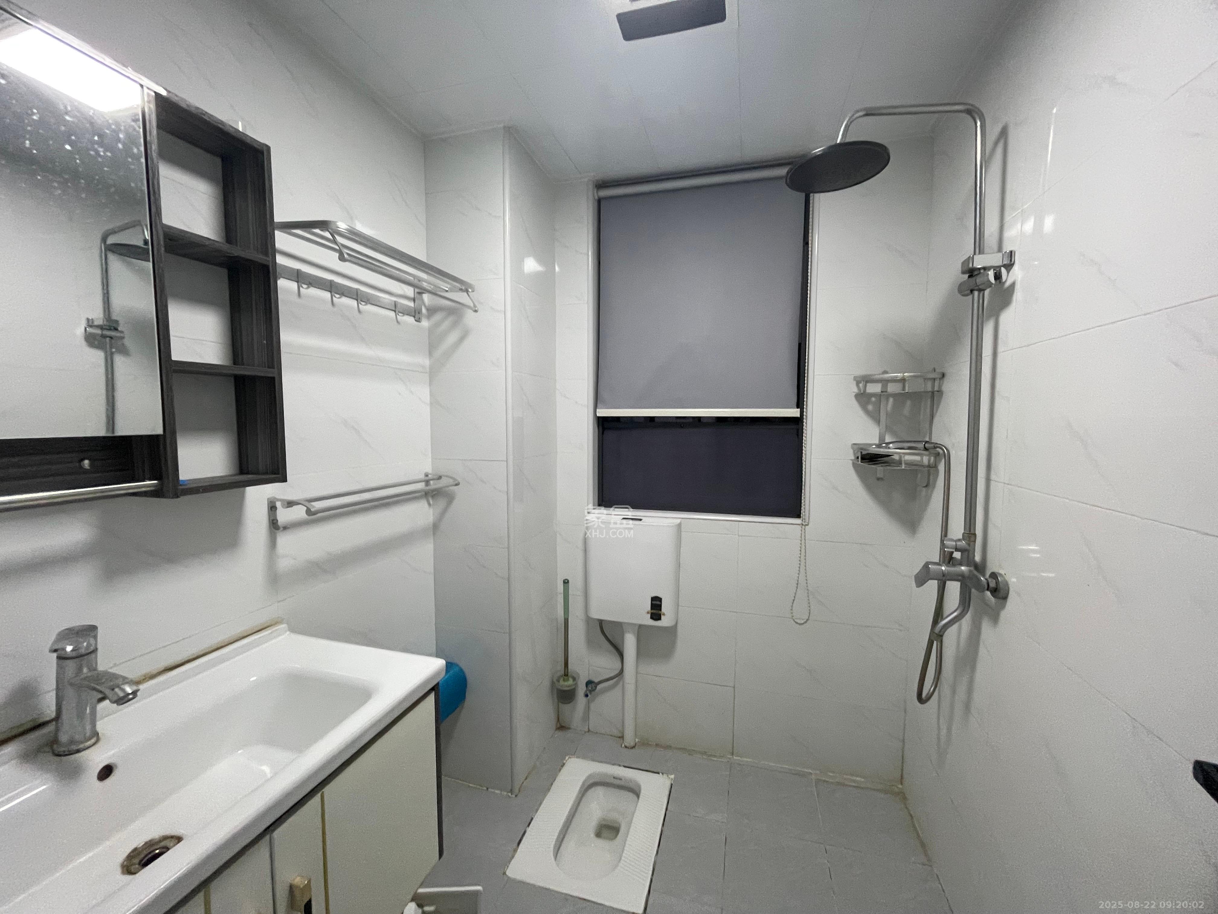 湘绣城 2室2厅1卫 1300.0元/月 湘绣城 2室2厅1卫 1300.0元/月室内图