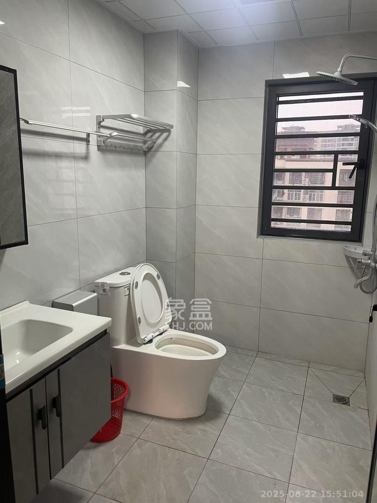 桥头家苑一期 3室1厅2卫 2000.0元/月 桥头家苑一期 3室1厅2卫 2000.0元/月室内图