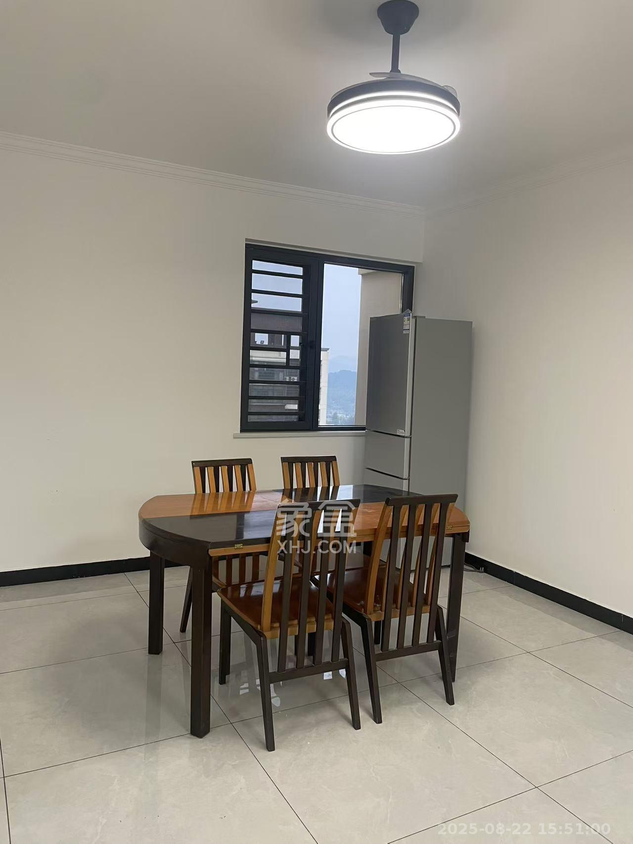 桥头家苑一期 3室1厅2卫 2000.0元/月 桥头家苑一期 3室1厅2卫 2000.0元/月室内图