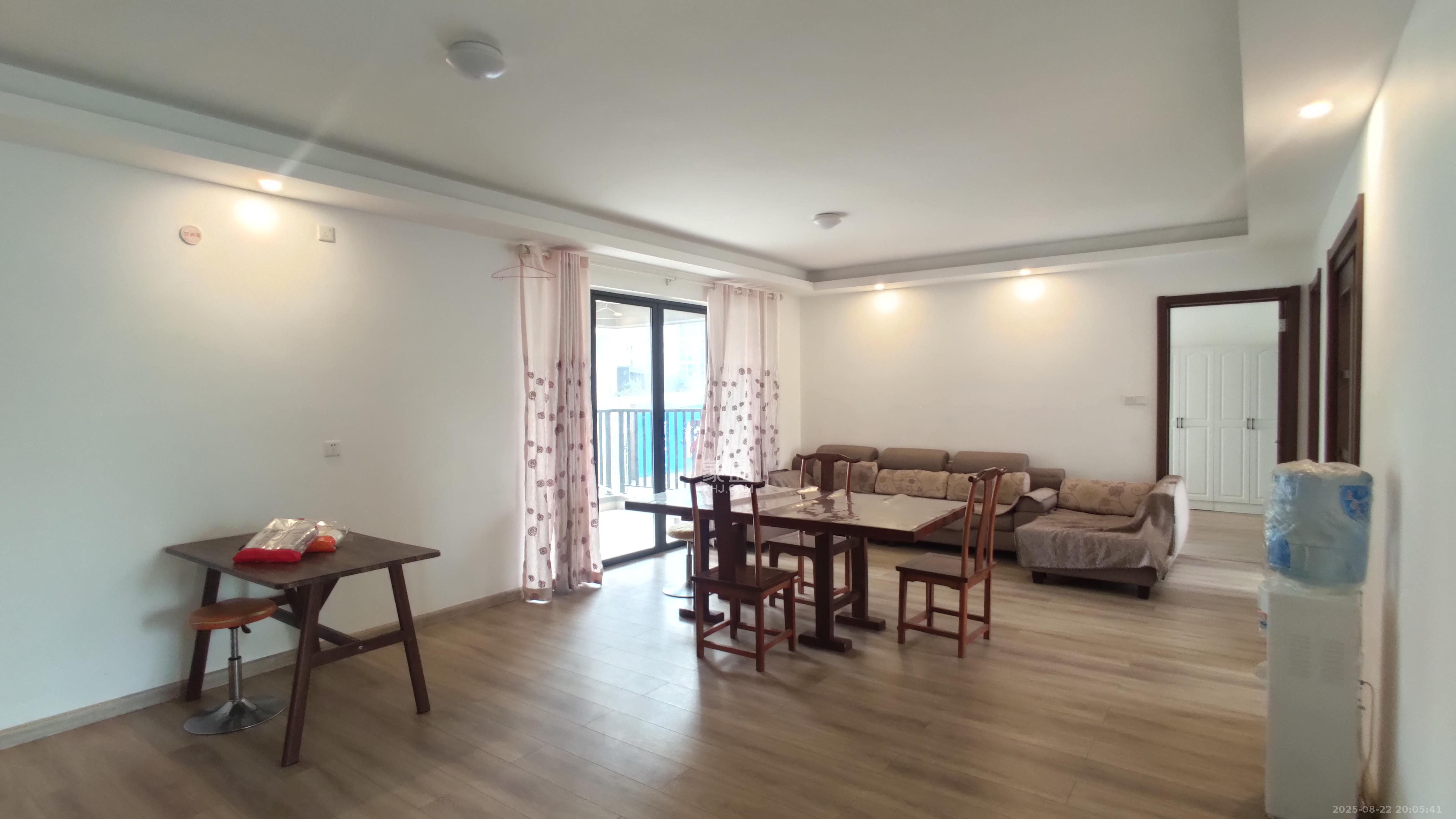 汇金城/嘉华城（二期、三期）  4室2厅2卫    2700.0元/月室内图