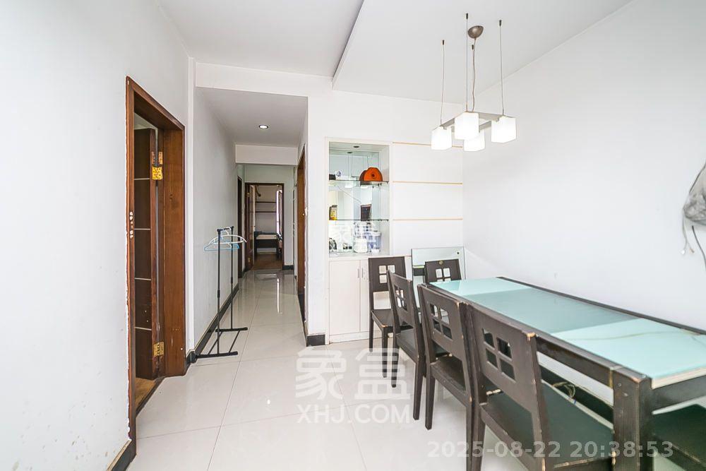 都市春天 3室2厅2卫 2500.0元/月 都市春天 3室2厅2卫 2500.0元/月室内图