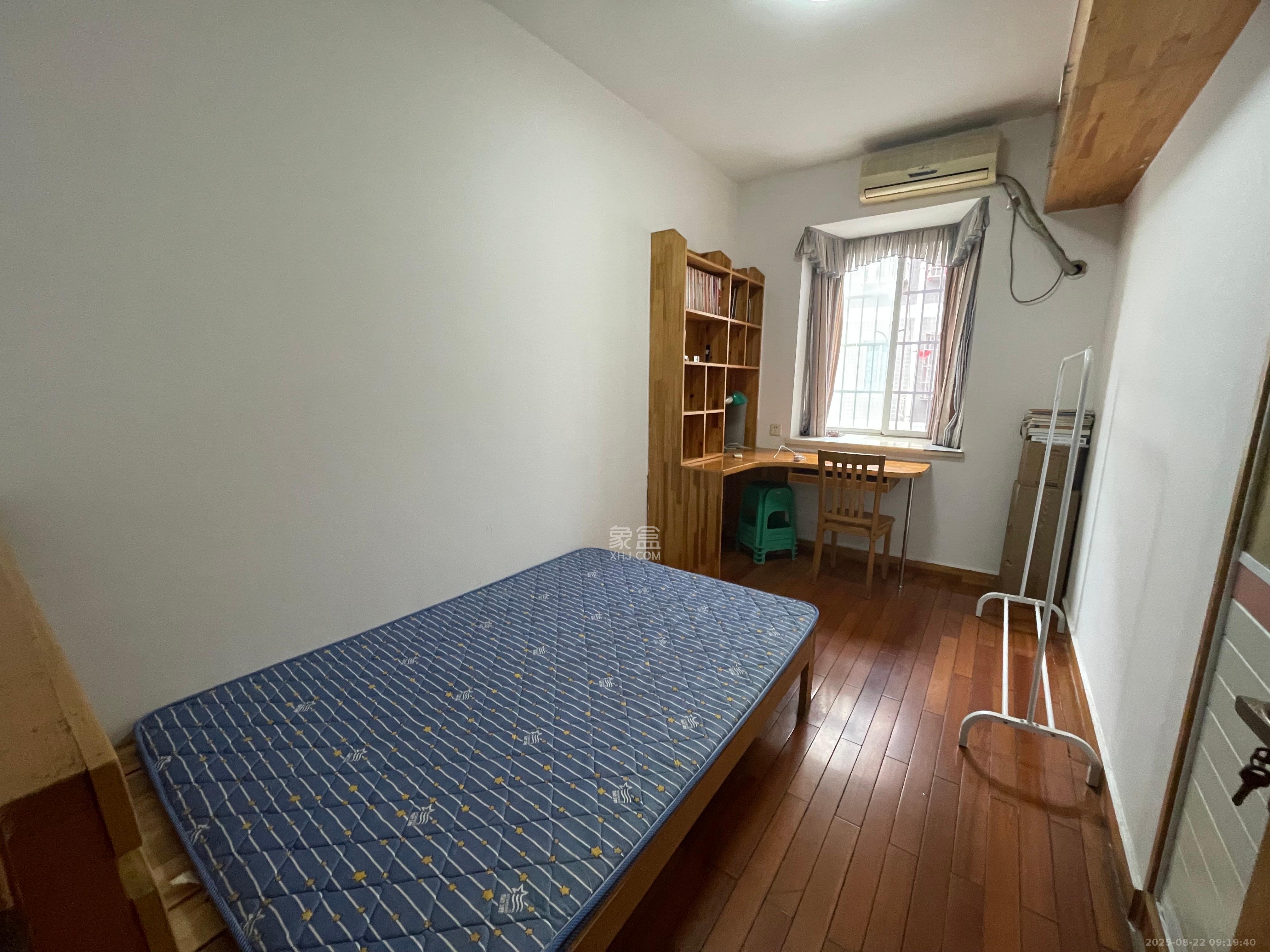 湘绣城 2室2厅1卫 1300.0元/月 湘绣城 2室2厅1卫 1300.0元/月室内图