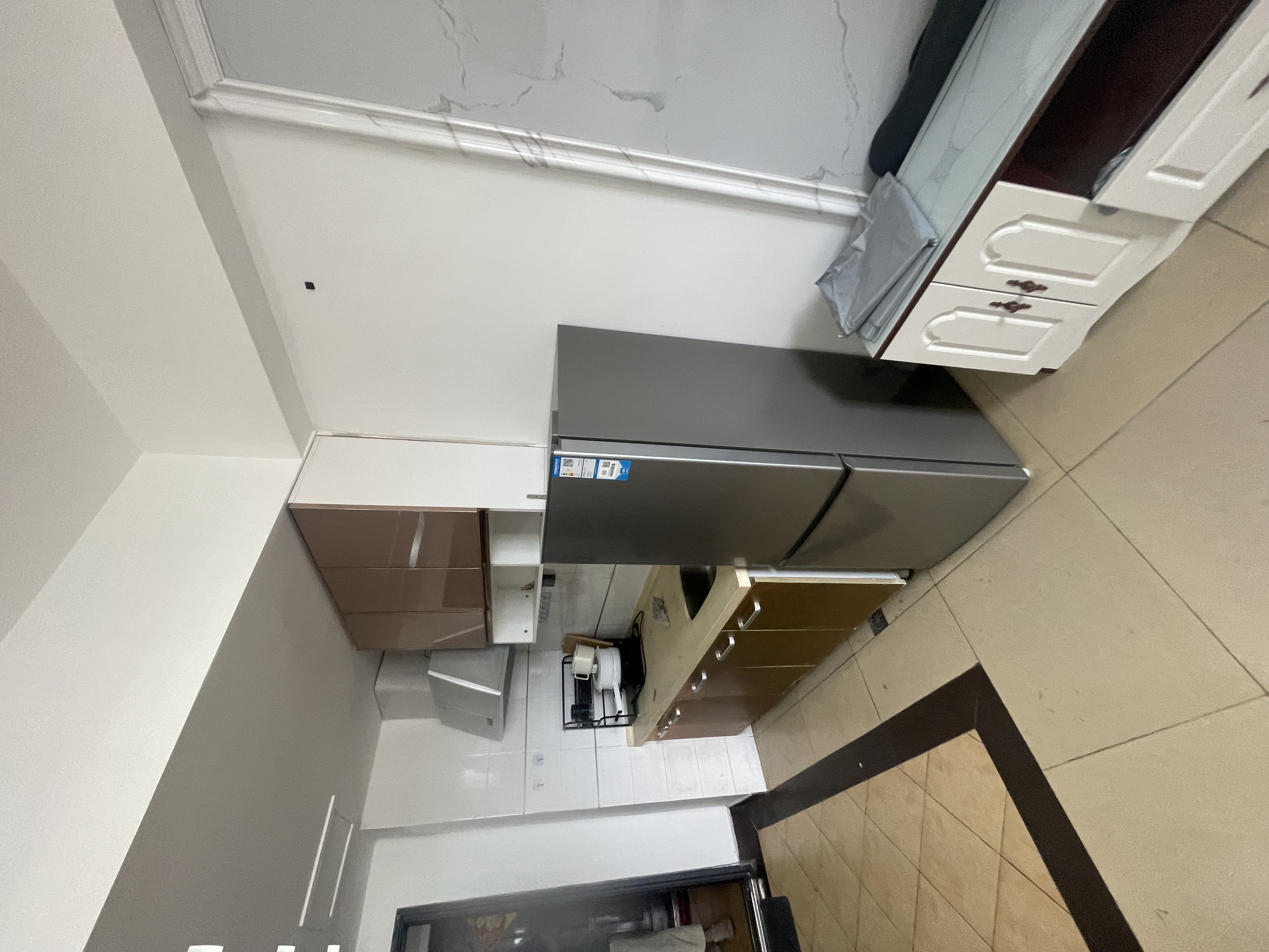 帝国大厦 1室1厅1卫 1400.0元/月 帝国大厦 1室1厅1卫 1400.0元/月室内图