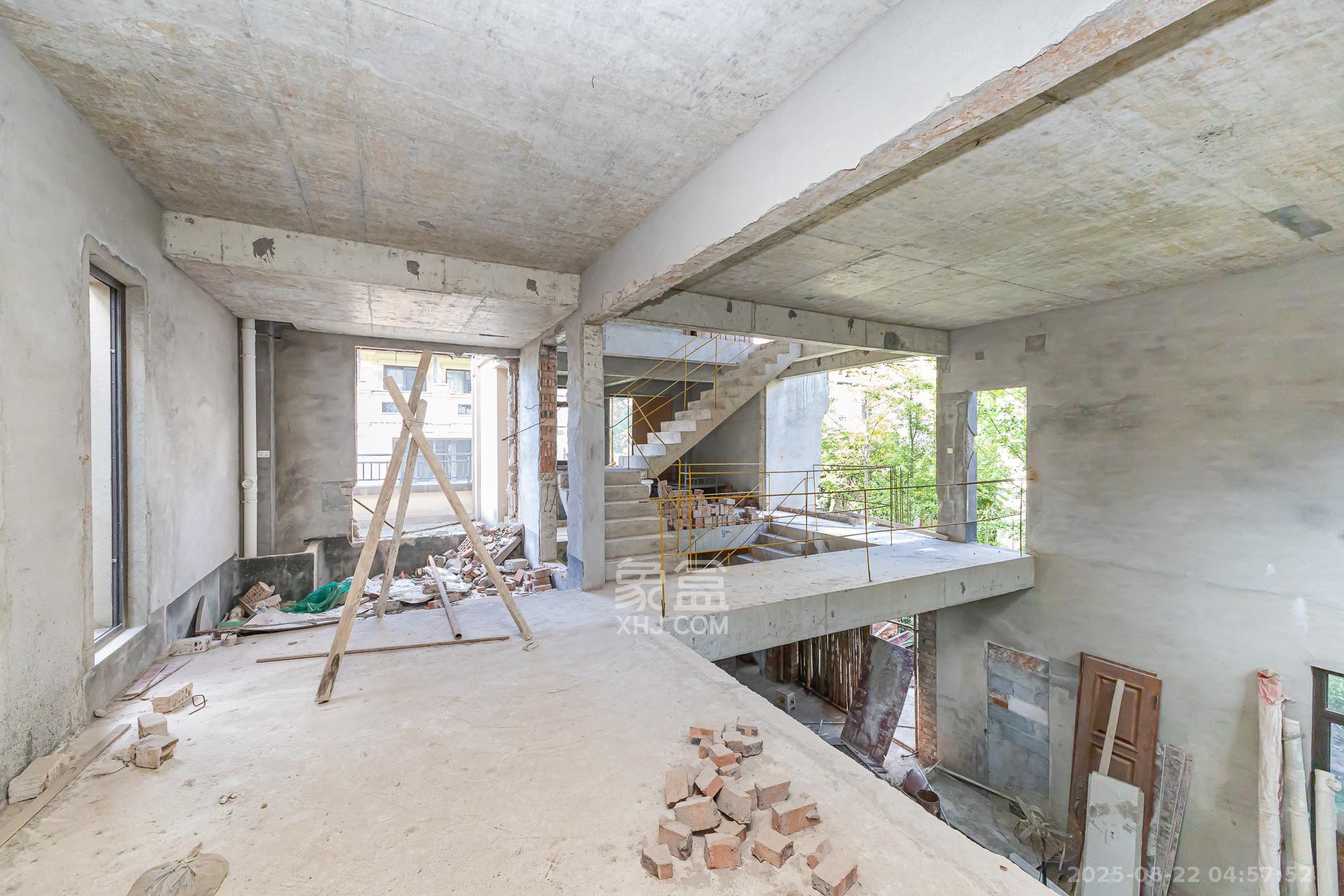 龙湖璟宸原著(龙湖紫宸) 6室2厅4卫 680.0万 龙湖璟宸原著(龙湖紫宸) 6室2厅4卫 680.0万其他