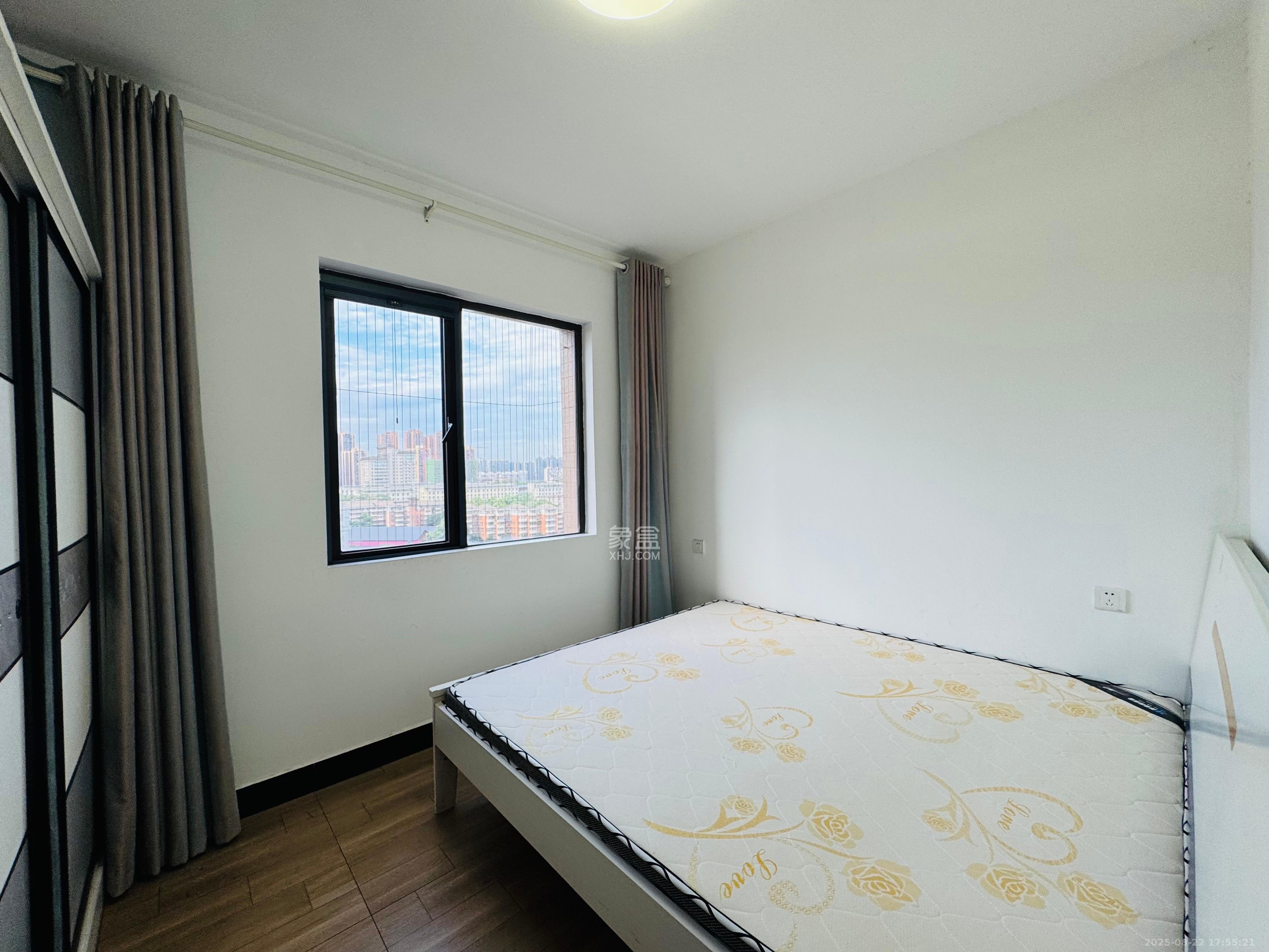 上园商住小区  3室2厅1卫    3400.0元/月 上园商住小区  3室2厅1卫    3400.0元/月室内图