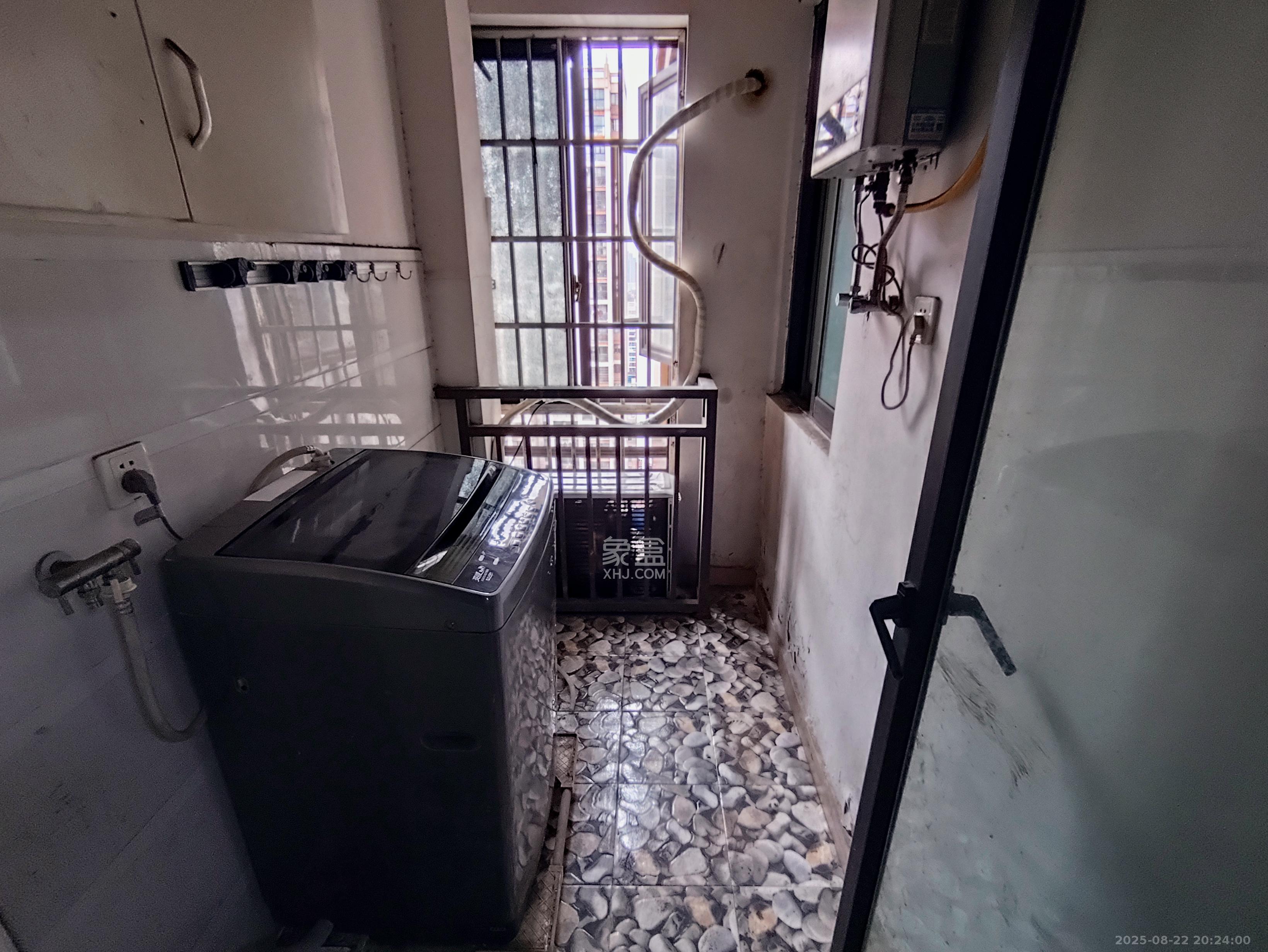 旭辉华庭  3室2厅1卫    1700.0元/月 旭辉华庭  3室2厅1卫    1700.0元/月室内图