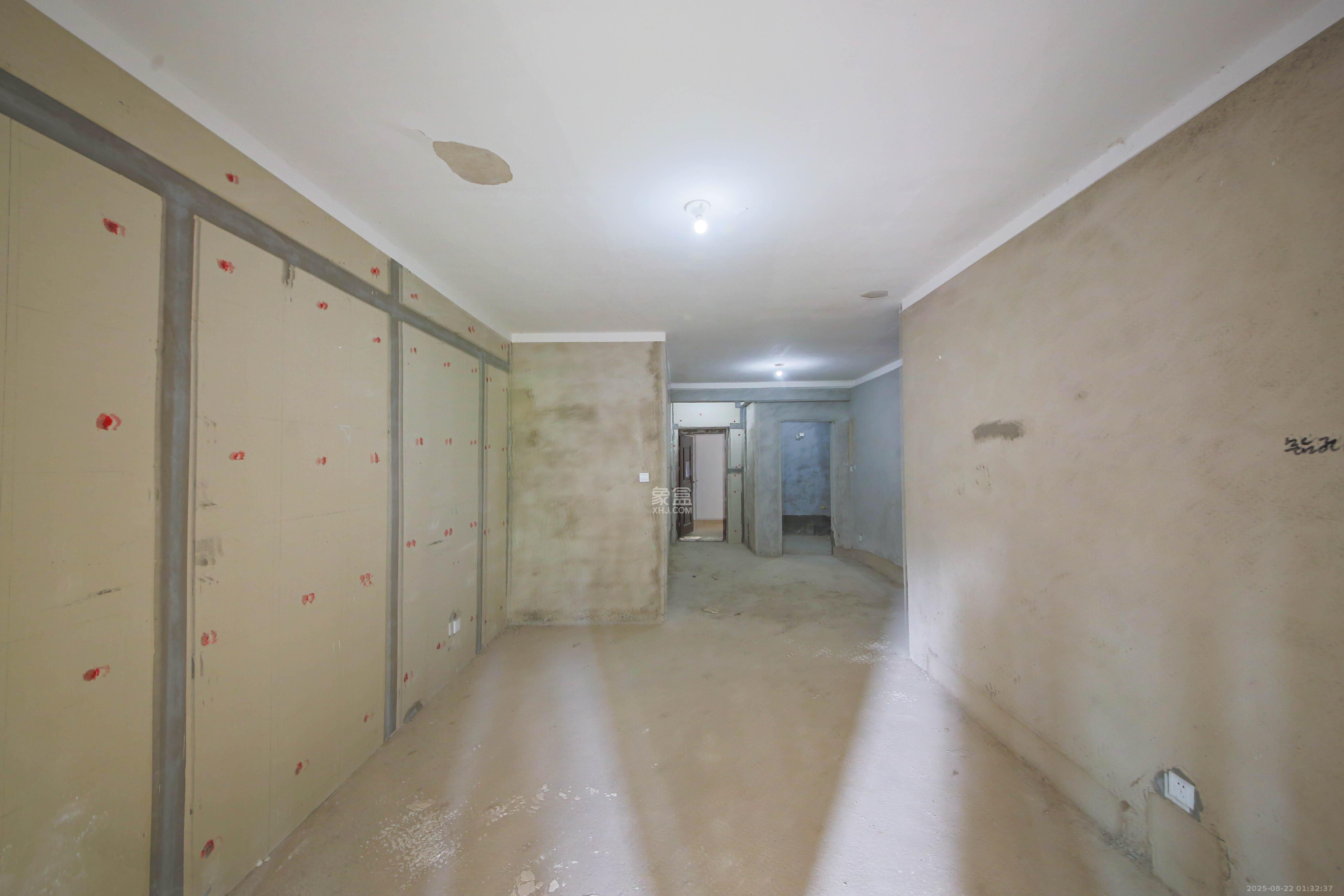 克拉美丽山庄(晟领国际)  3室2厅2卫    95.0万 克拉美丽山庄(晟领国际)  3室2厅2卫    95.0万