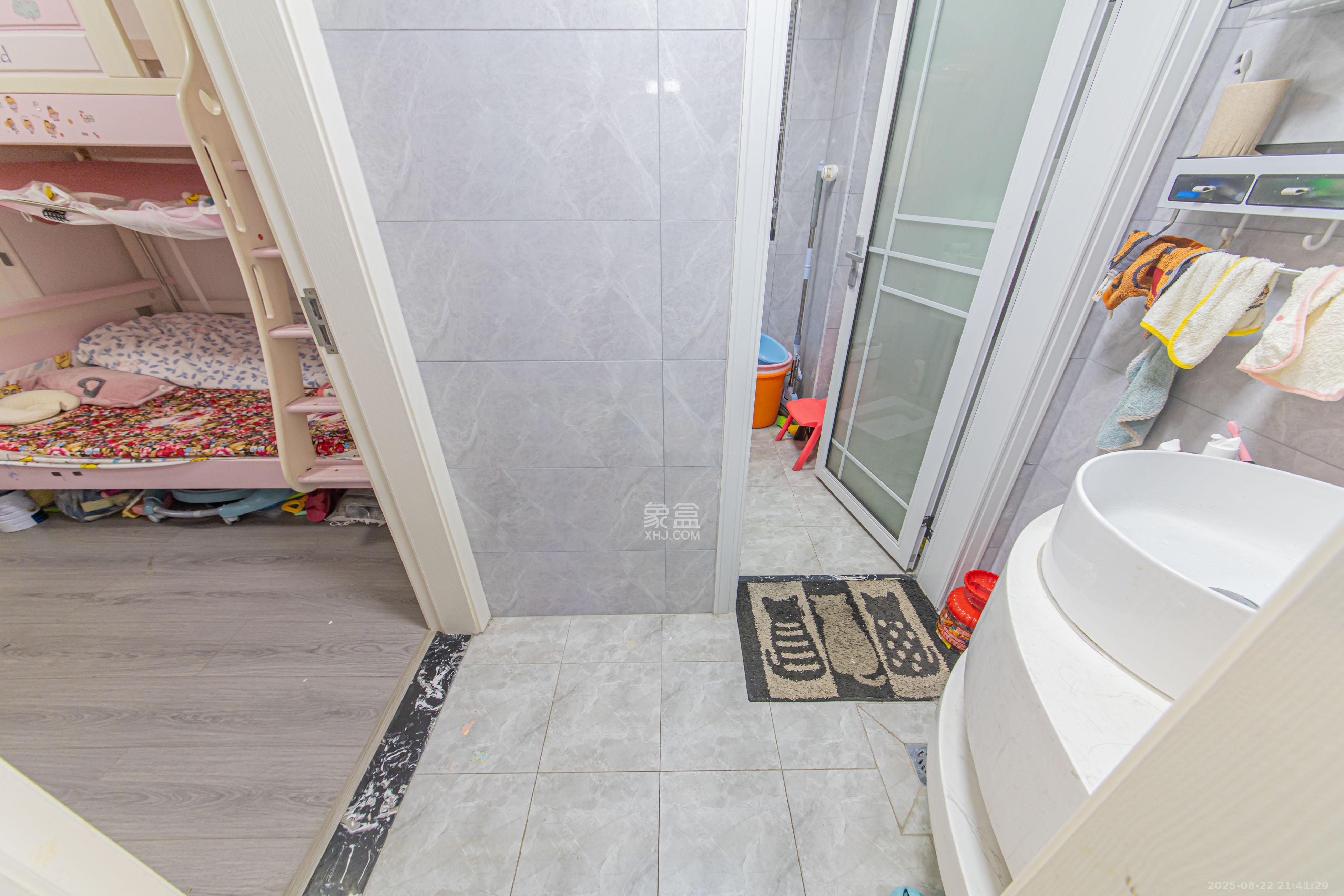 北辰中央公园DF区  3室2厅2卫    118.8万卫生间