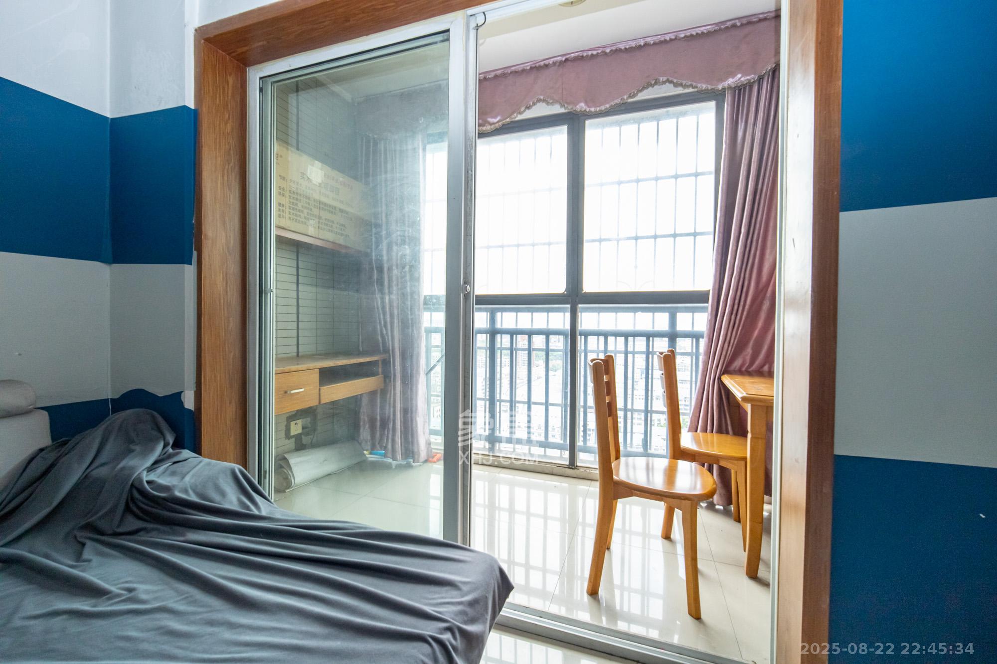 尚都花园城 2室2厅1卫 29.8万 尚都花园城 2室2厅1卫 29.8万阳台