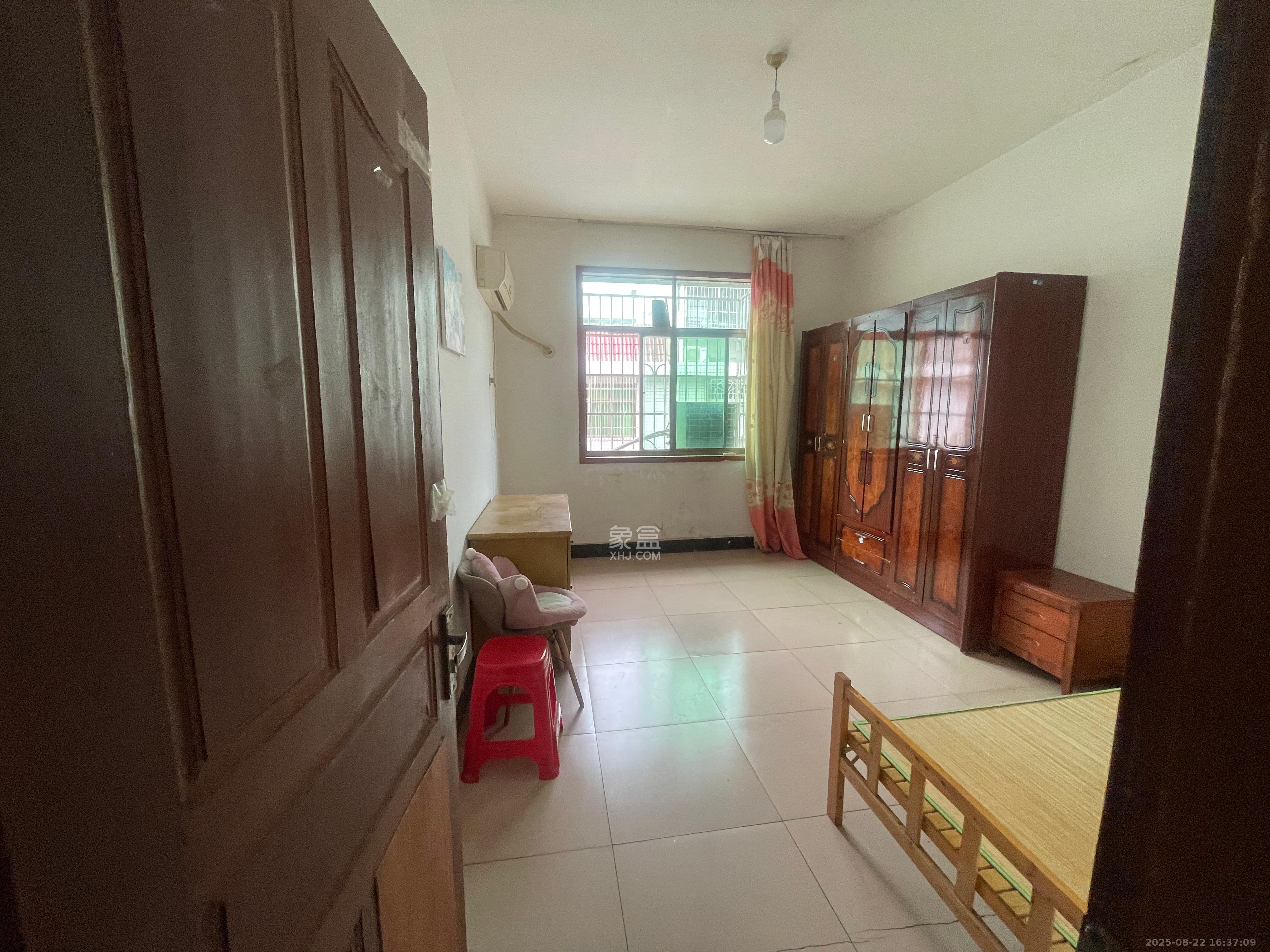 松雅安置小区 3室2厅2卫 1200.0元/月 松雅安置小区 3室2厅2卫 1200.0元/月室内图