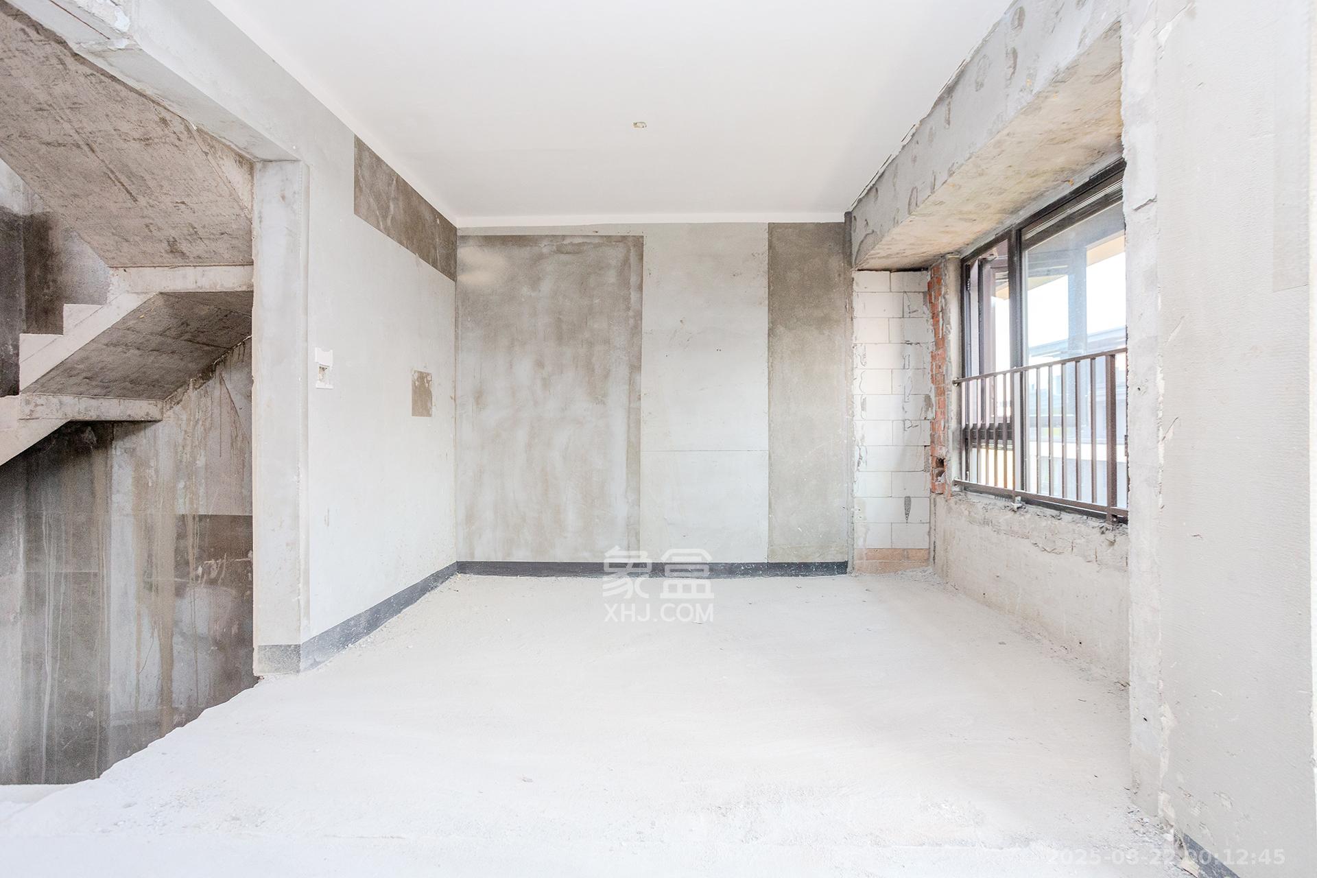 时代建发和著  6室2厅2卫    388.0万卧室