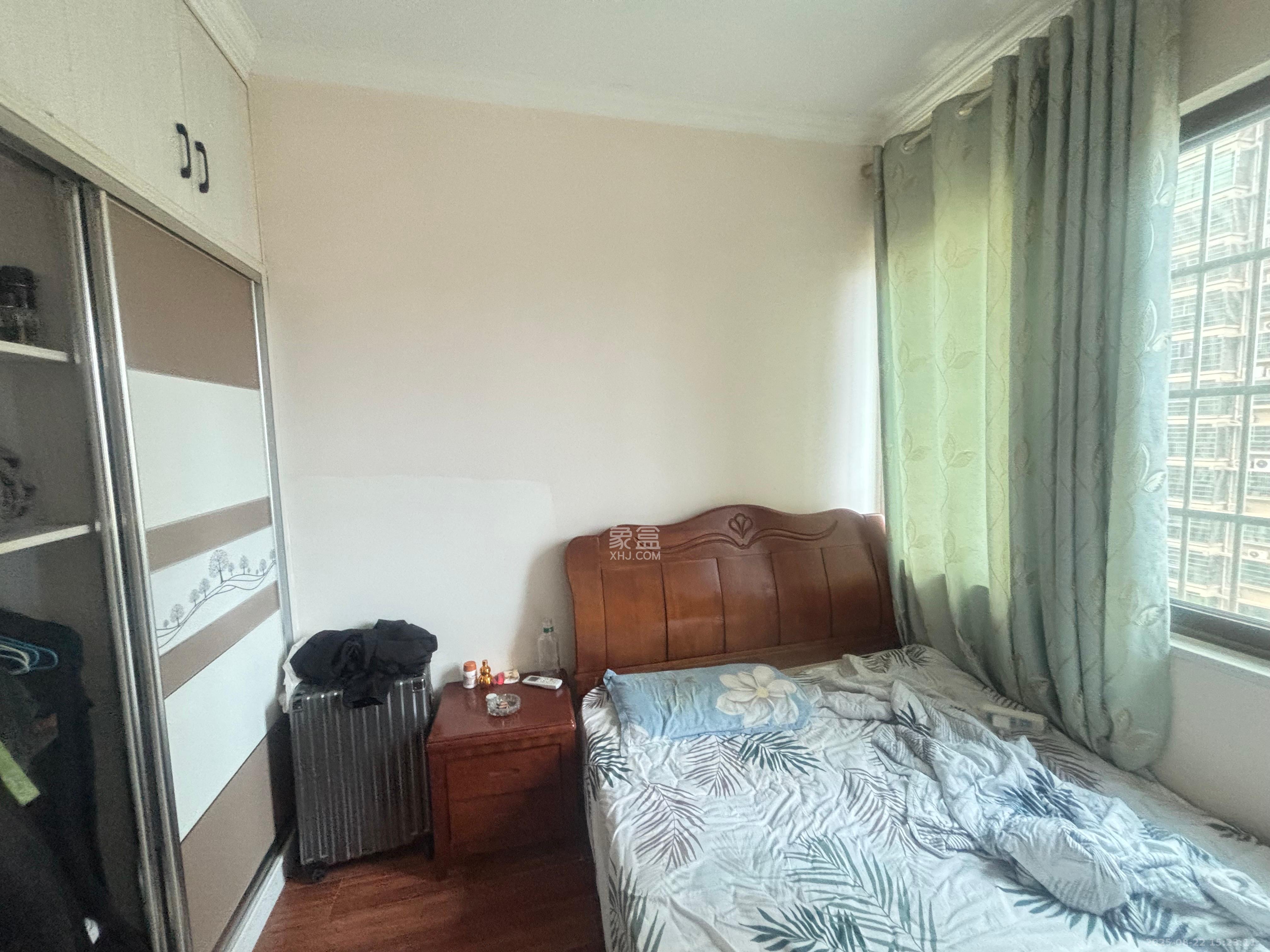 鄱阳佳郡  3室2厅1卫    2500.0元/月