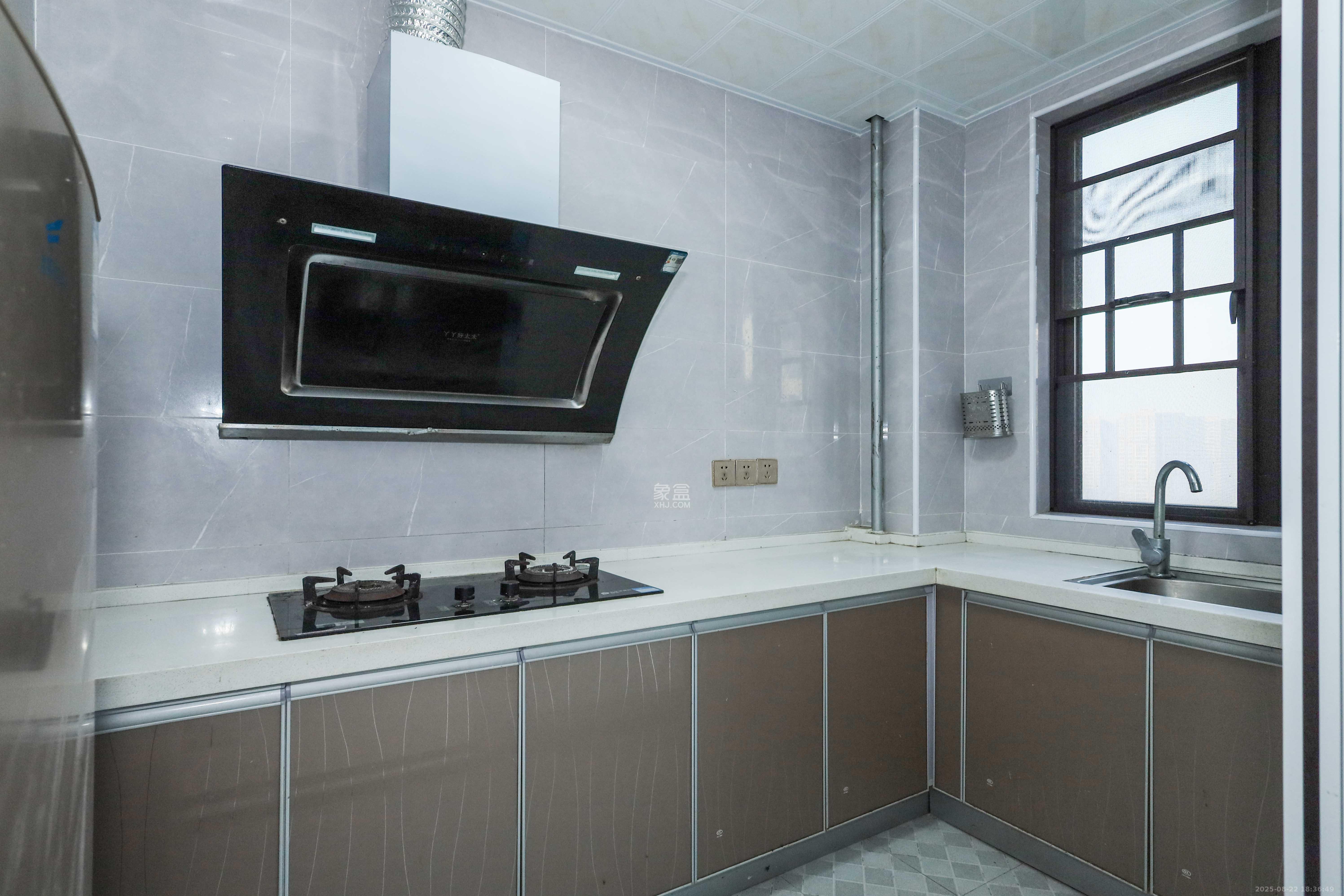 中国铁建梅溪青秀二期  4室2厅2卫    145.0万厨房