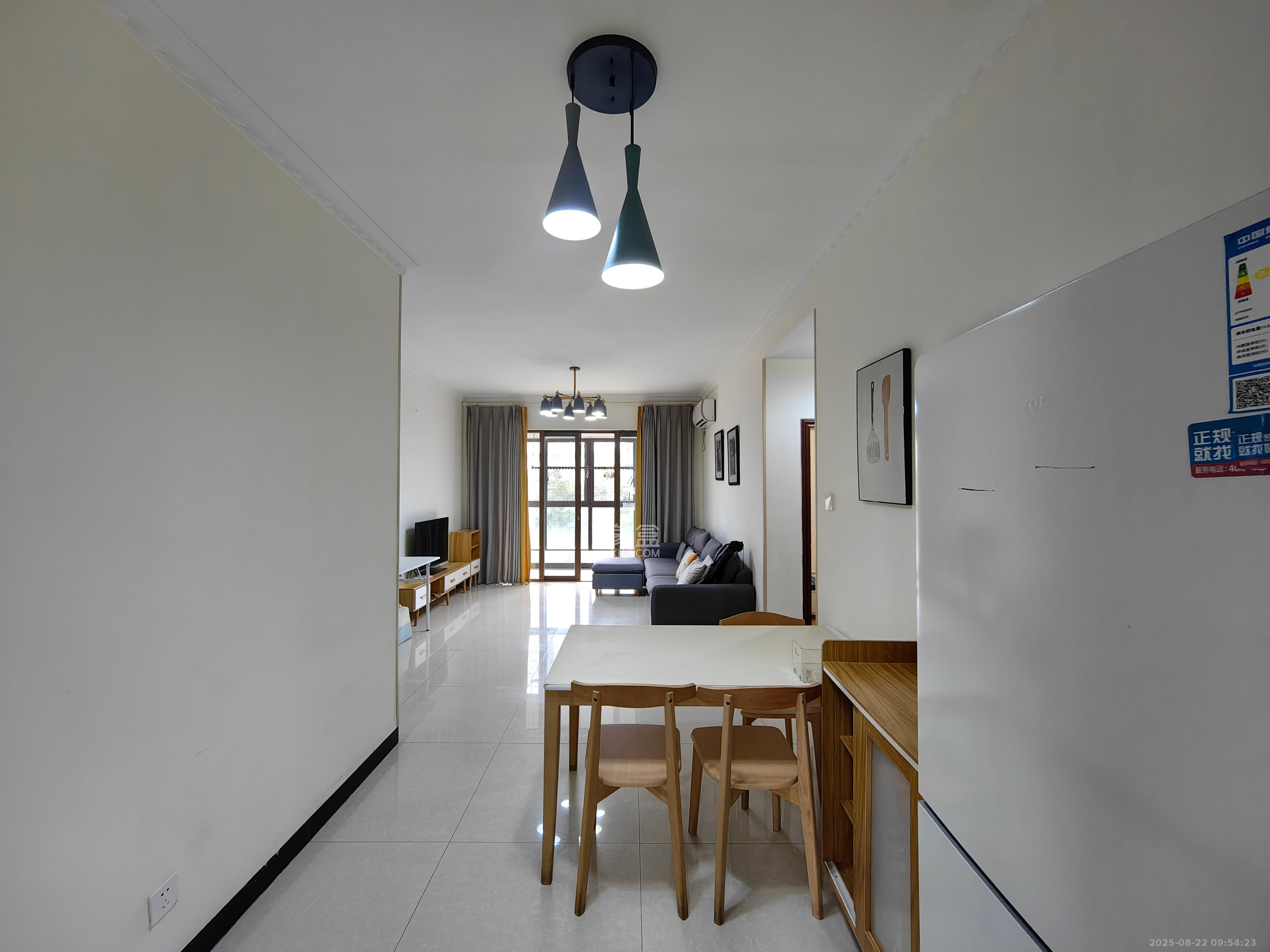 第六都(陆都小区) 4室2厅2卫 3500.0元/月 第六都(陆都小区) 4室2厅2卫 3500.0元/月室内图