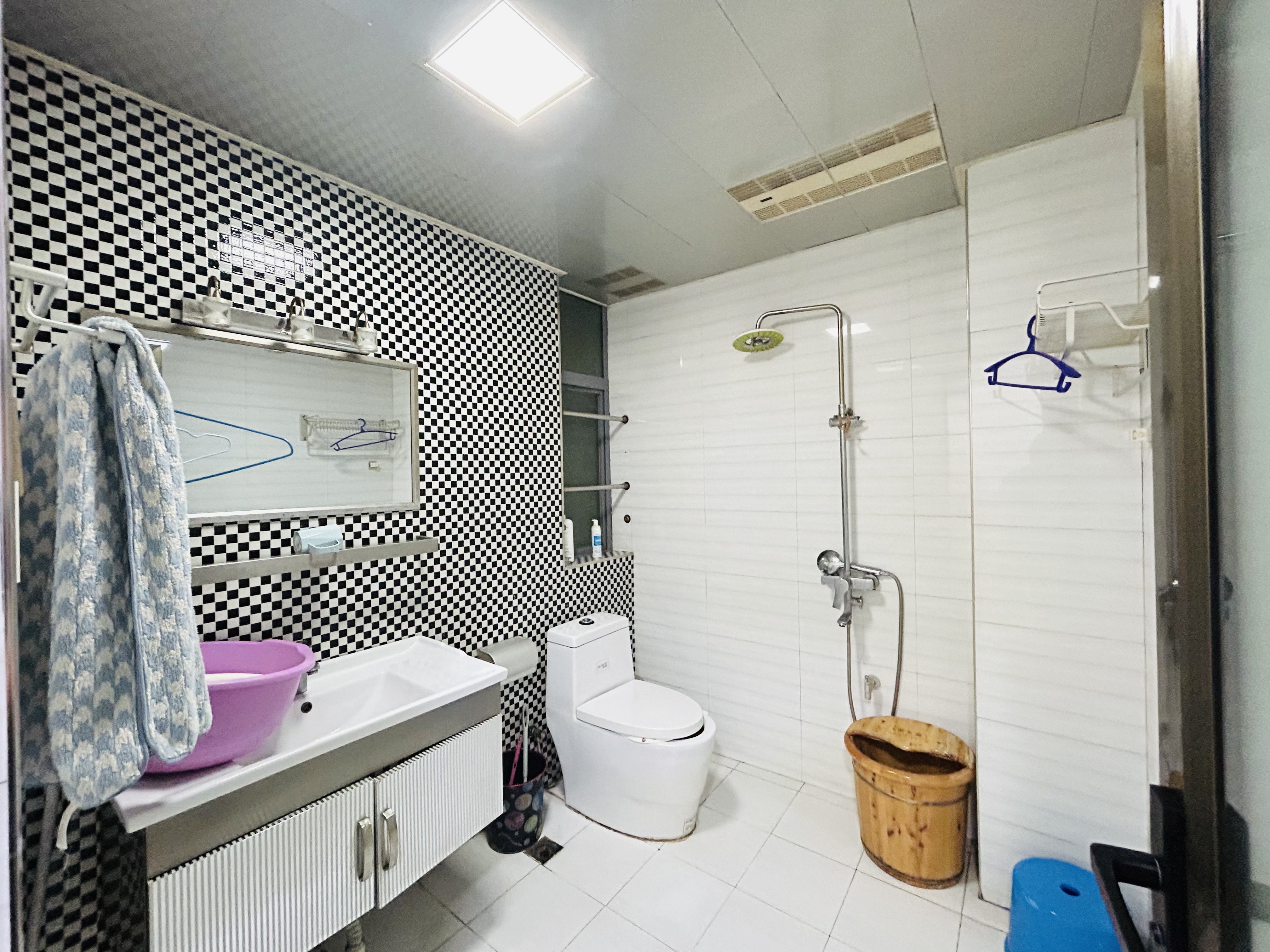 鹏利广场 3室2厅2卫 2000.0元/月 鹏利广场 3室2厅2卫 2000.0元/月室内图