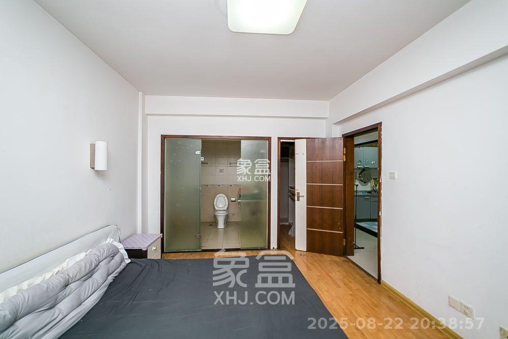 都市春天 3室2厅2卫 2500.0元/月 都市春天 3室2厅2卫 2500.0元/月室内图